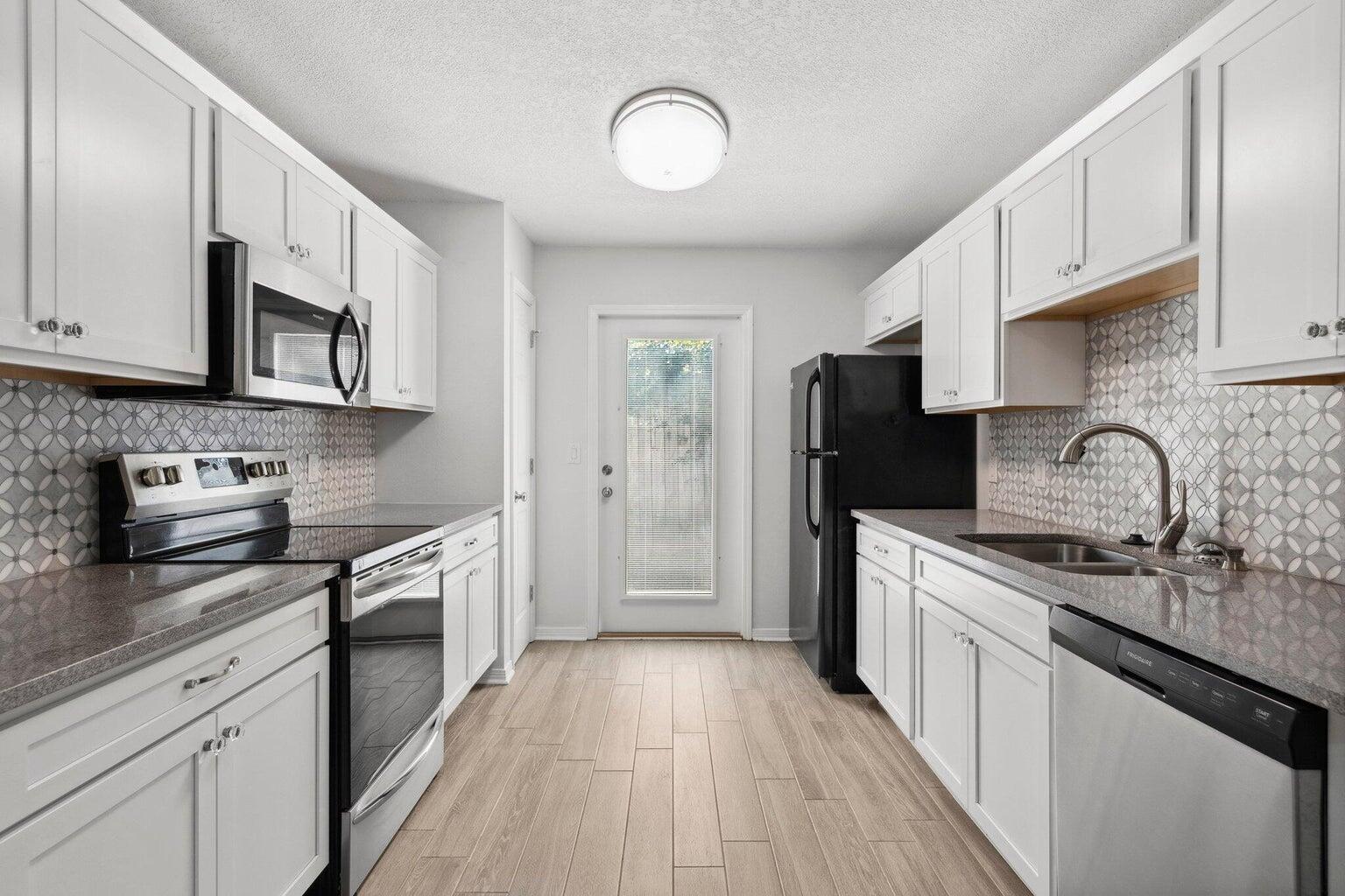 CAMBRIDGE VILLAGE T/H - Residential