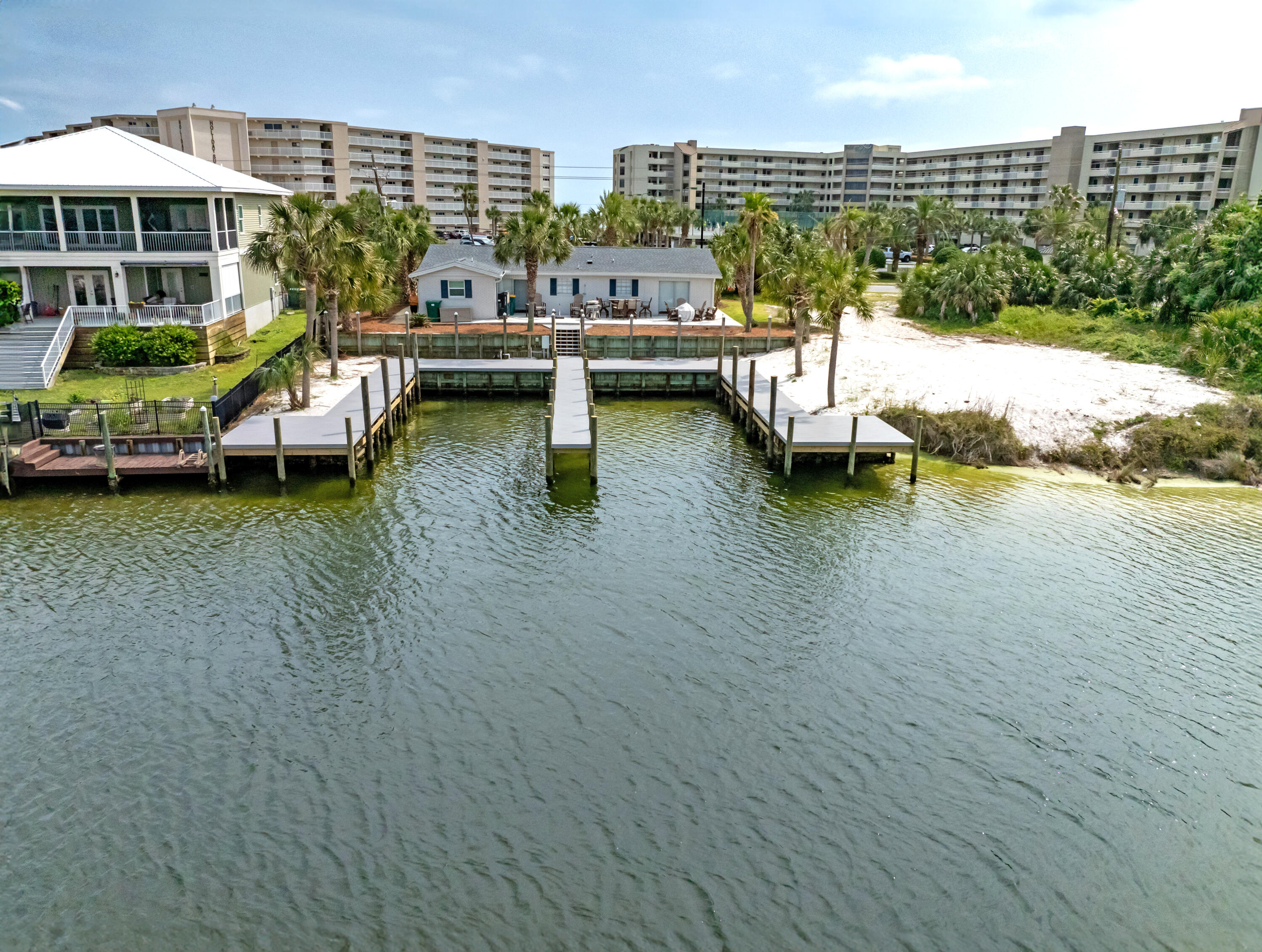 HOLIDAY ISLE - Residential