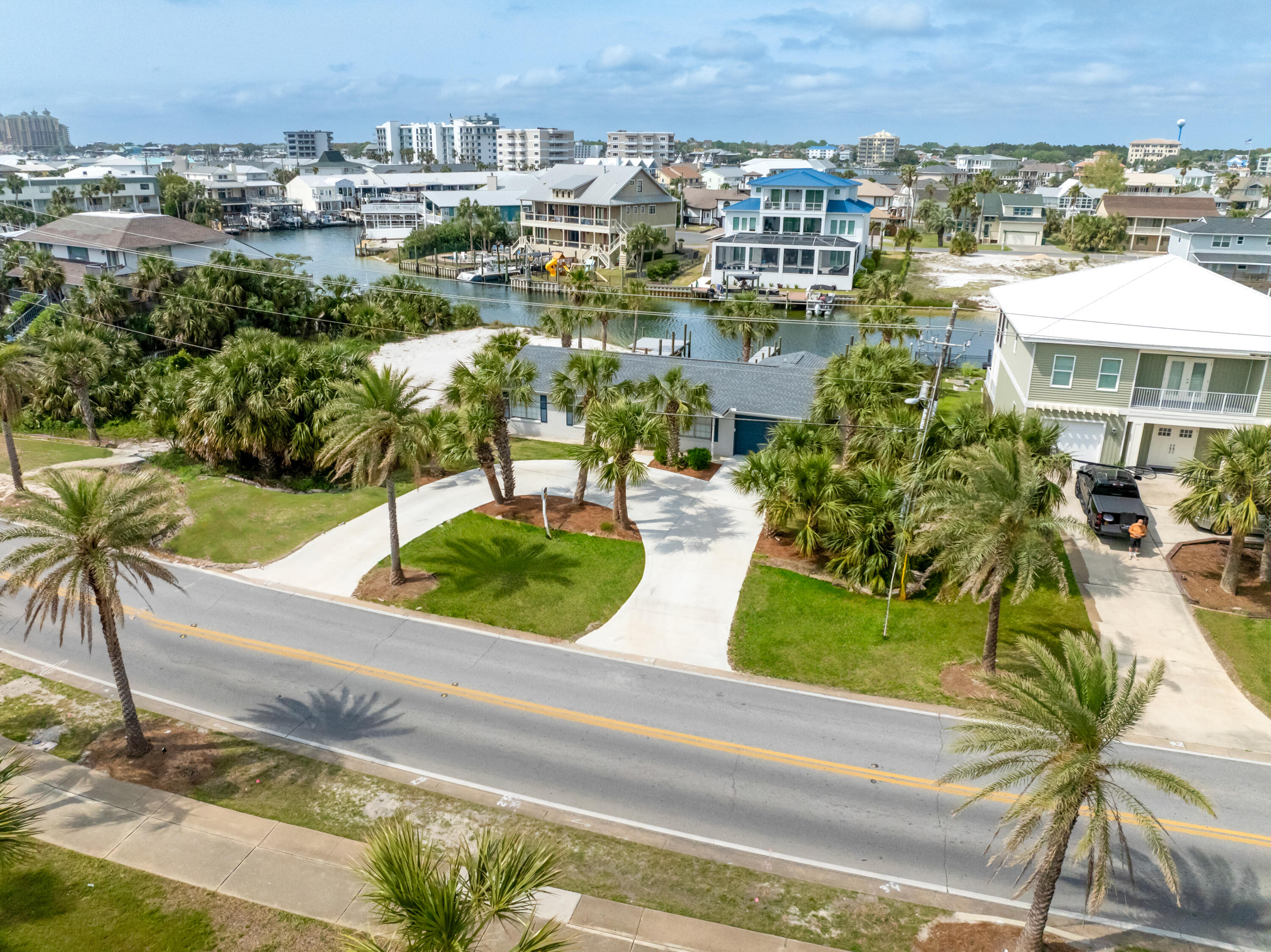 HOLIDAY ISLE - Residential