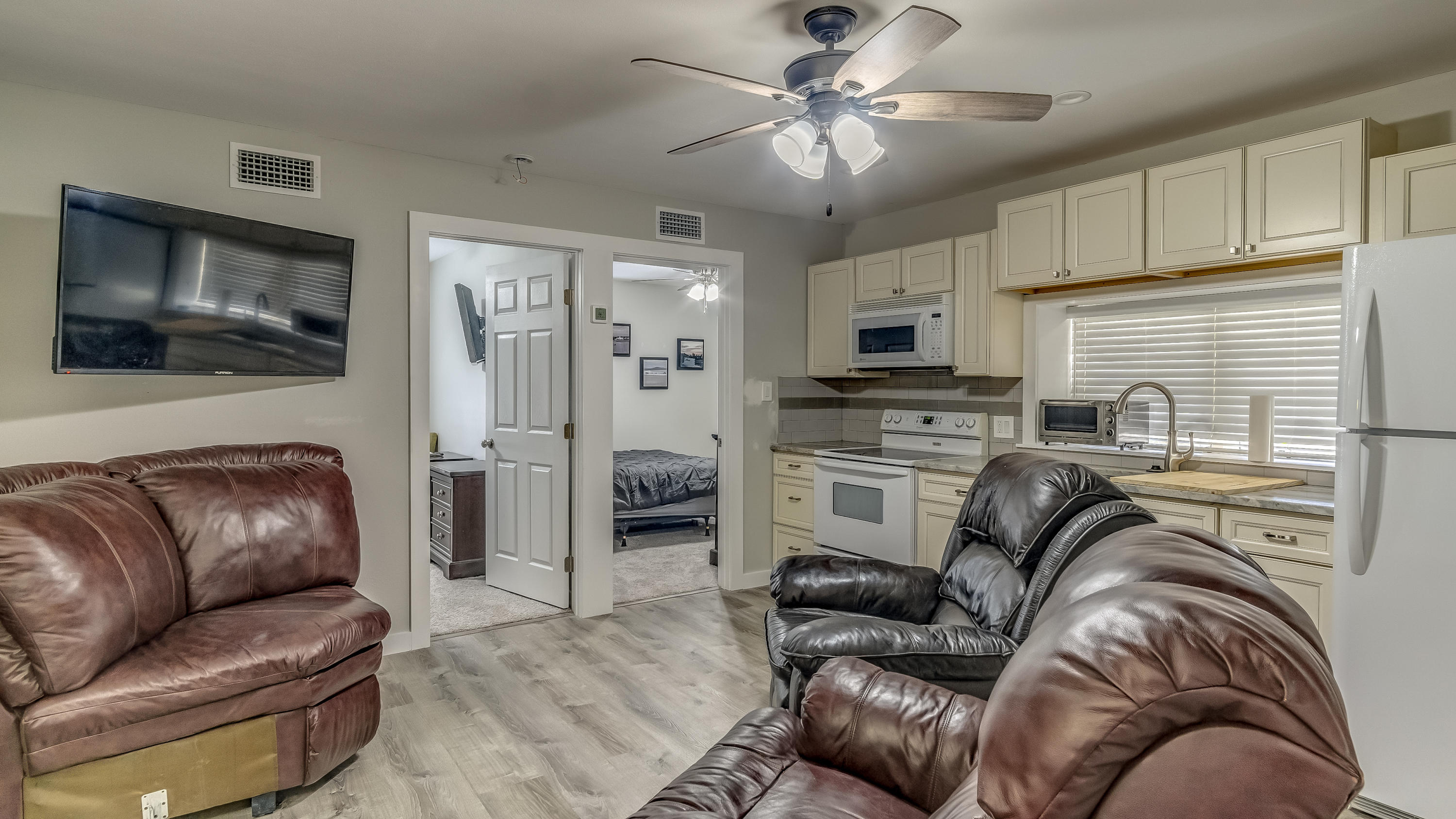 FOREST SHORES - Residential