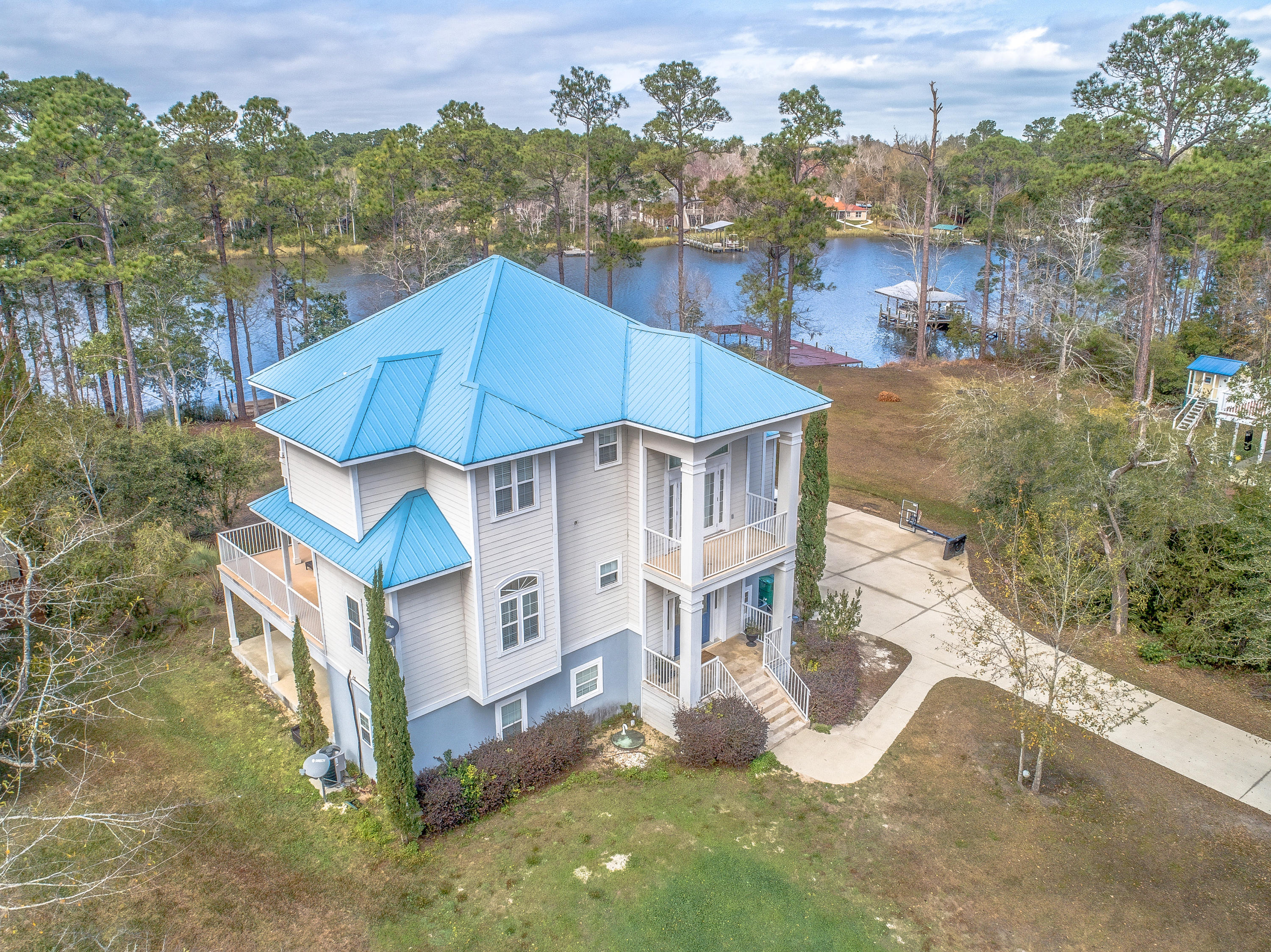 FOREST SHORES - Residential