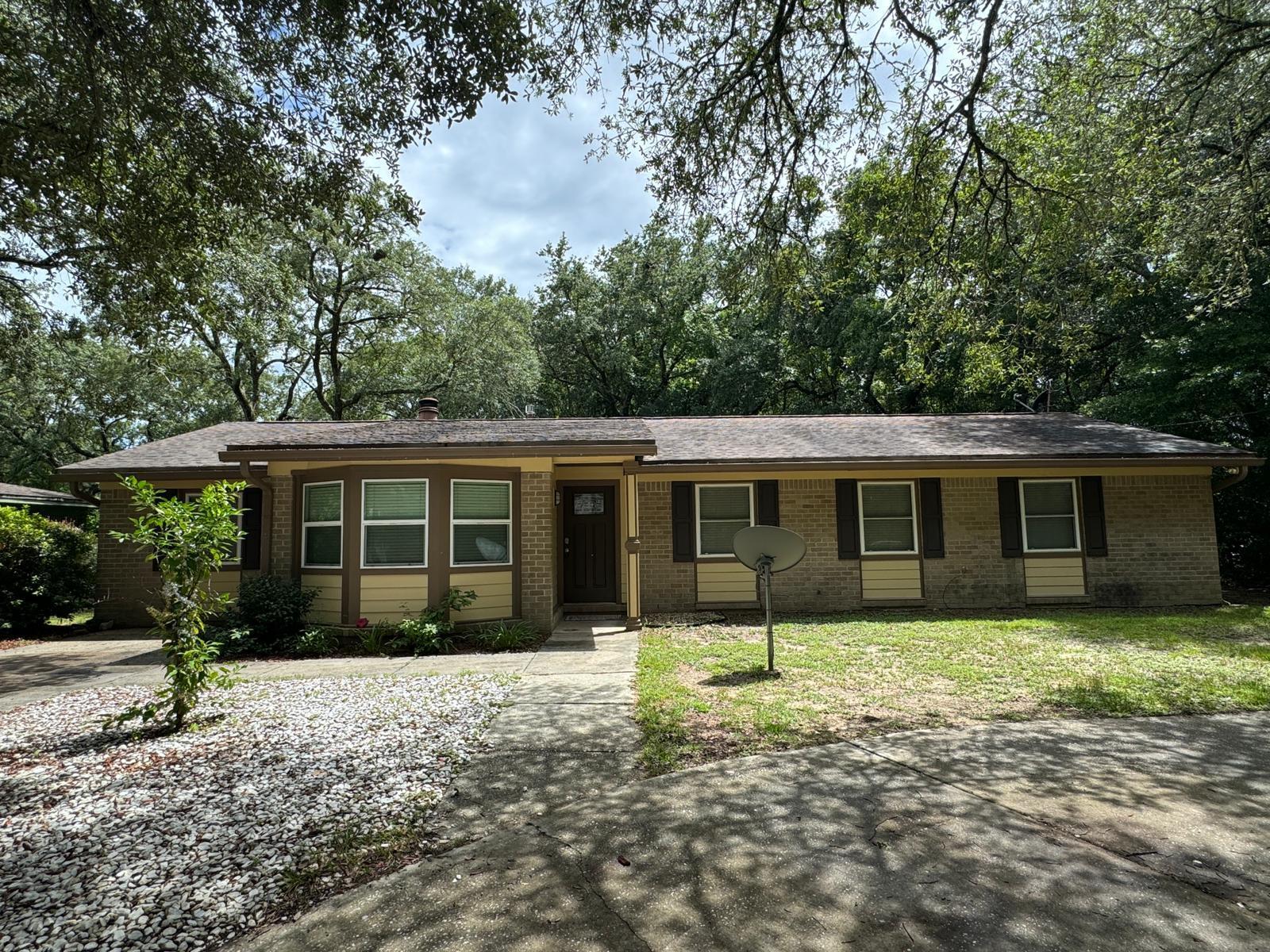 AZALEA - Residential Lease