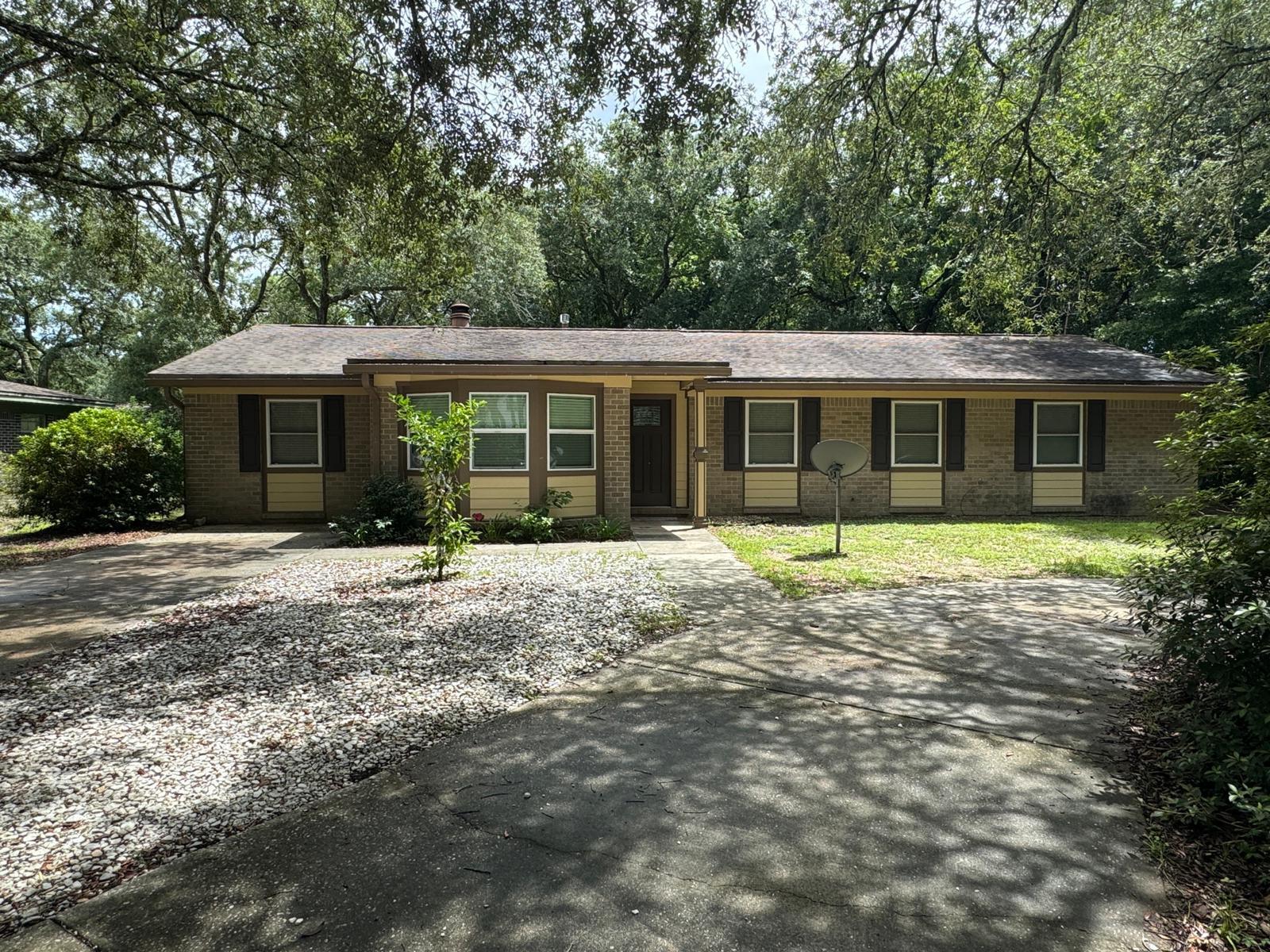 AZALEA - Residential Lease