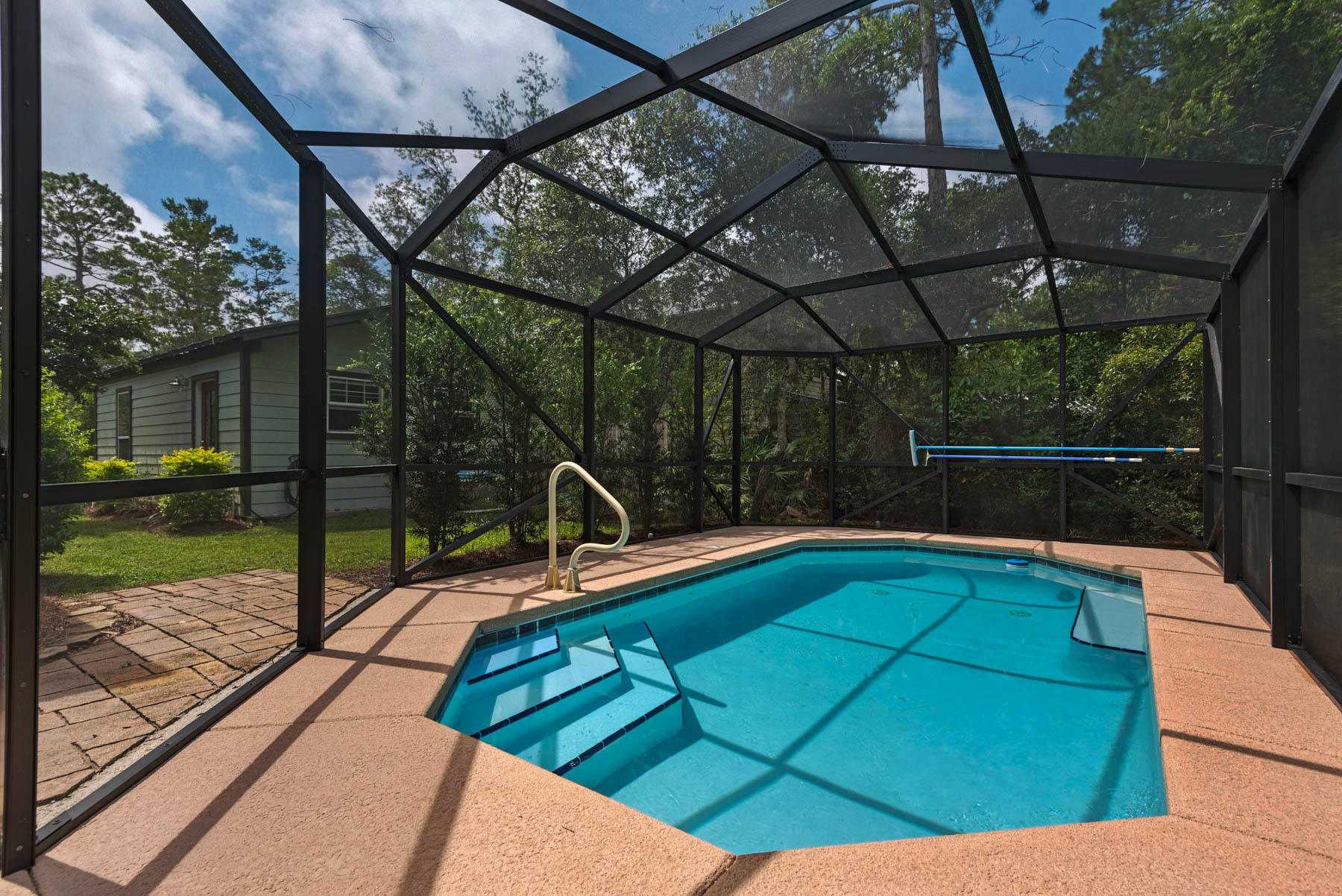 BAY PINE SHORES - Residential