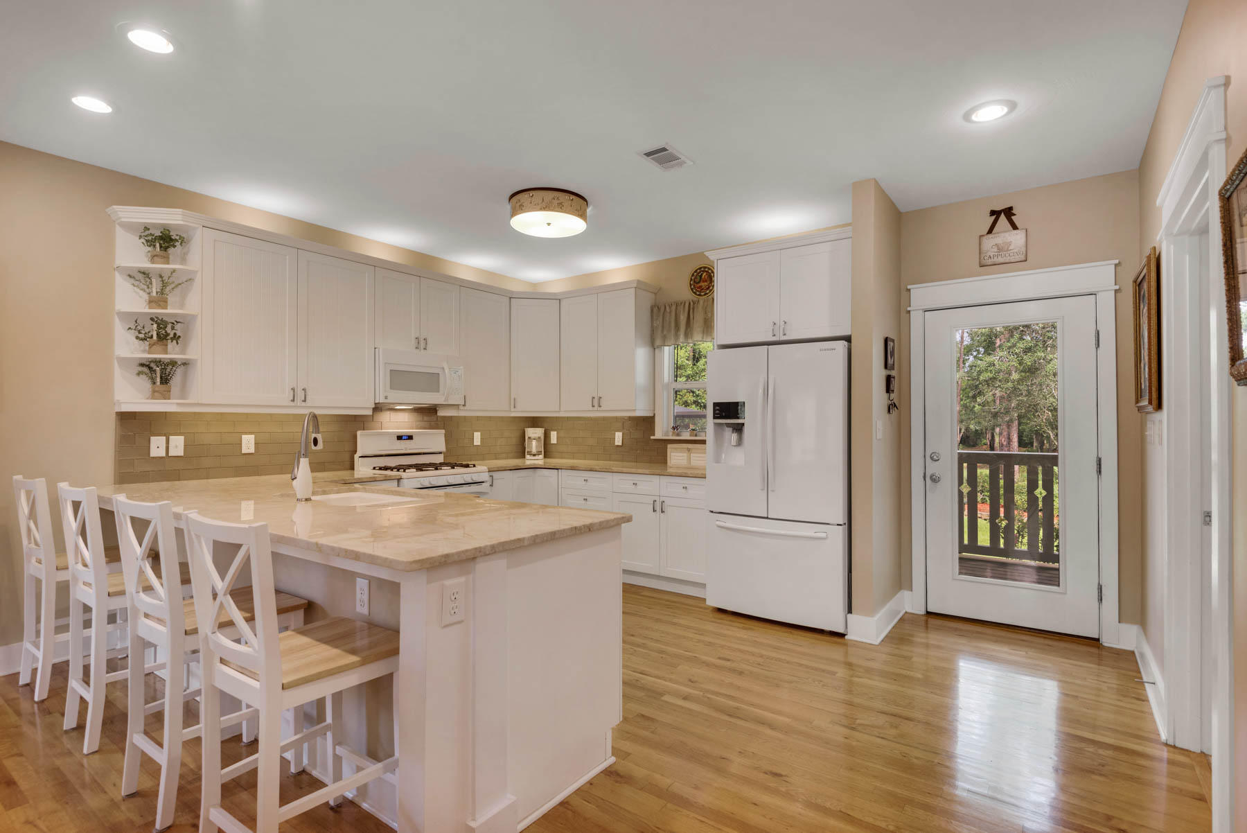 BAY PINE SHORES - Residential