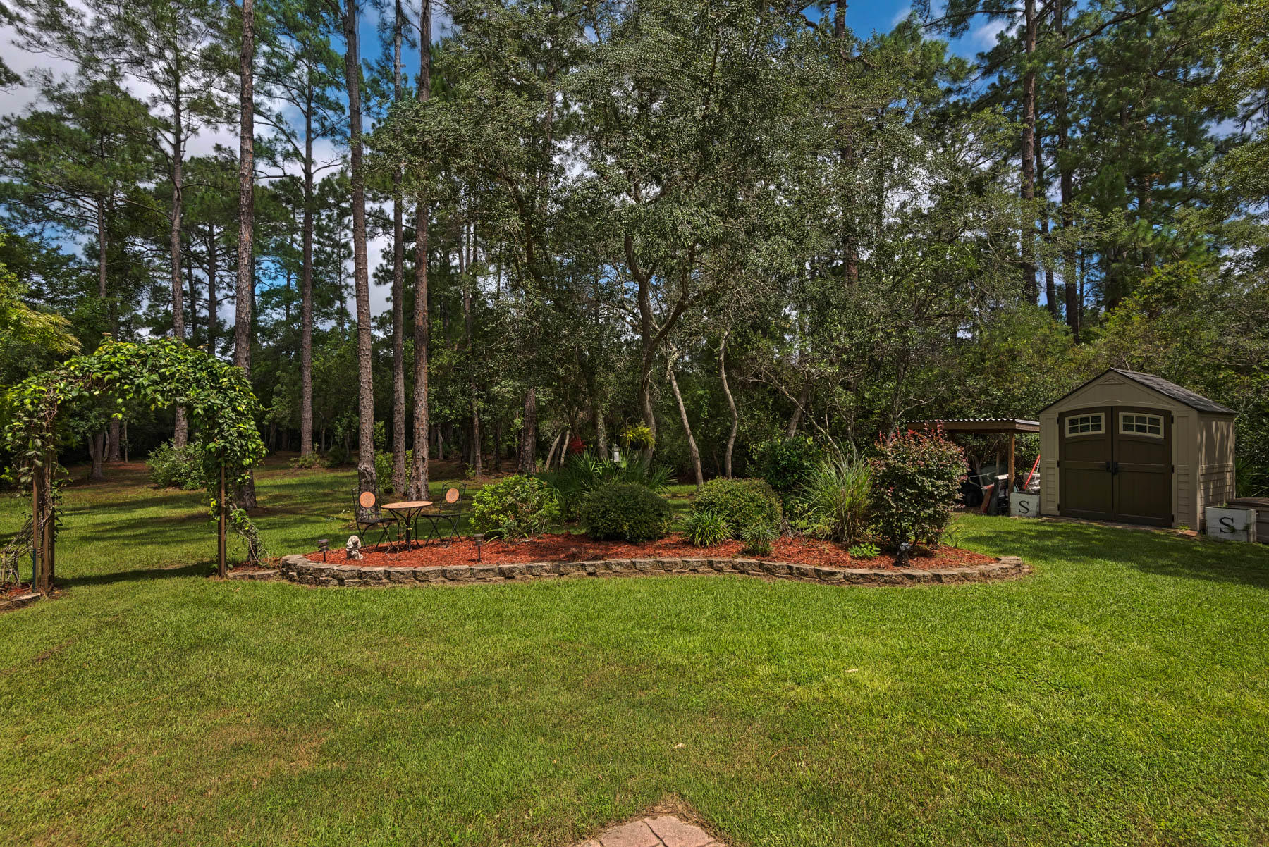 BAY PINE SHORES - Residential