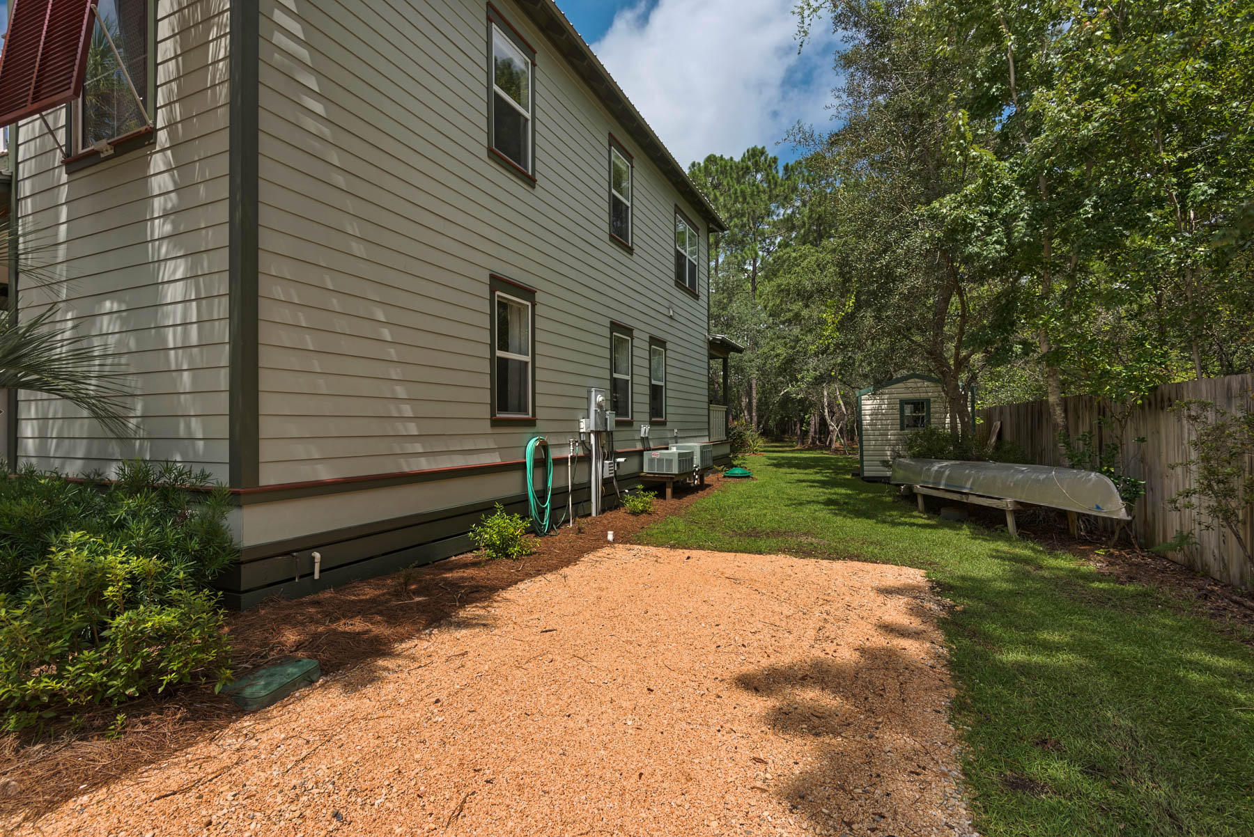 BAY PINE SHORES - Residential