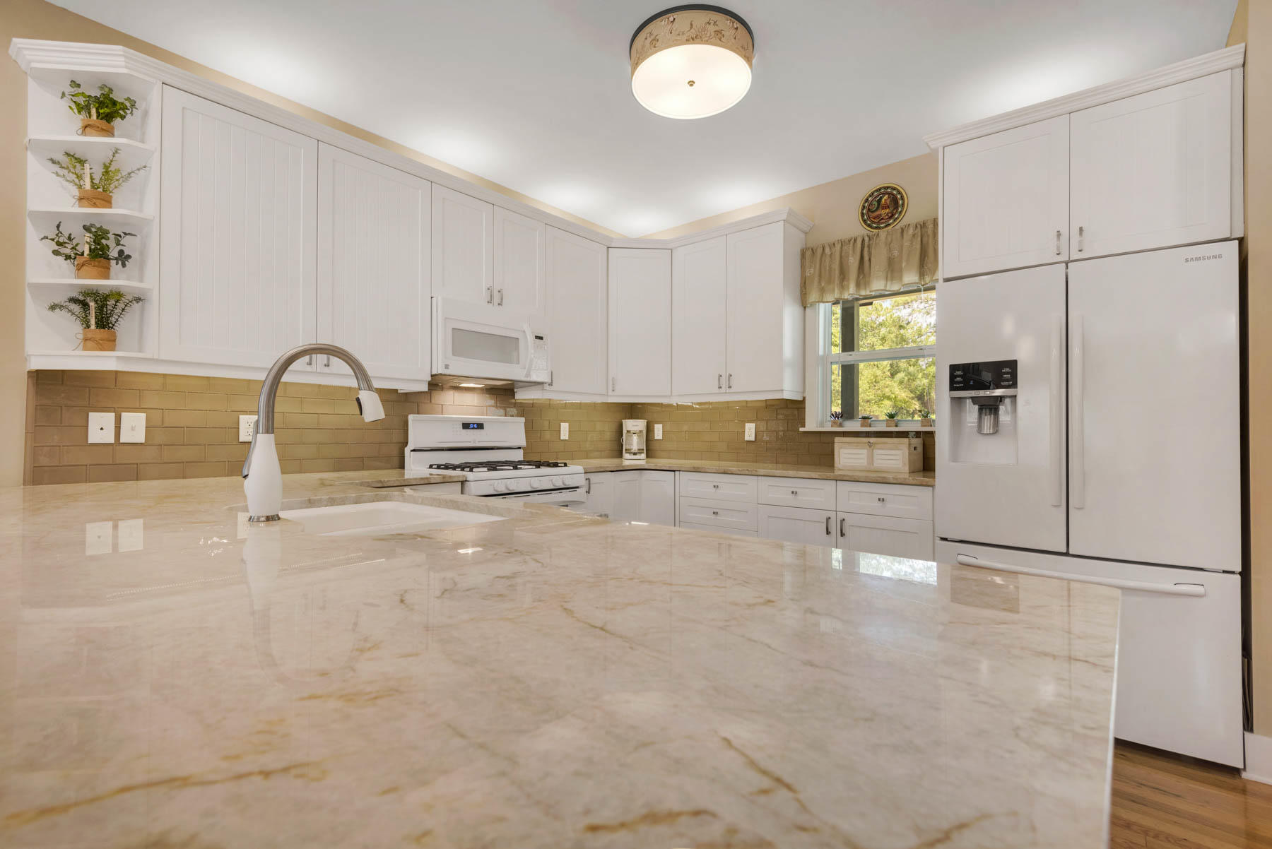 BAY PINE SHORES - Residential