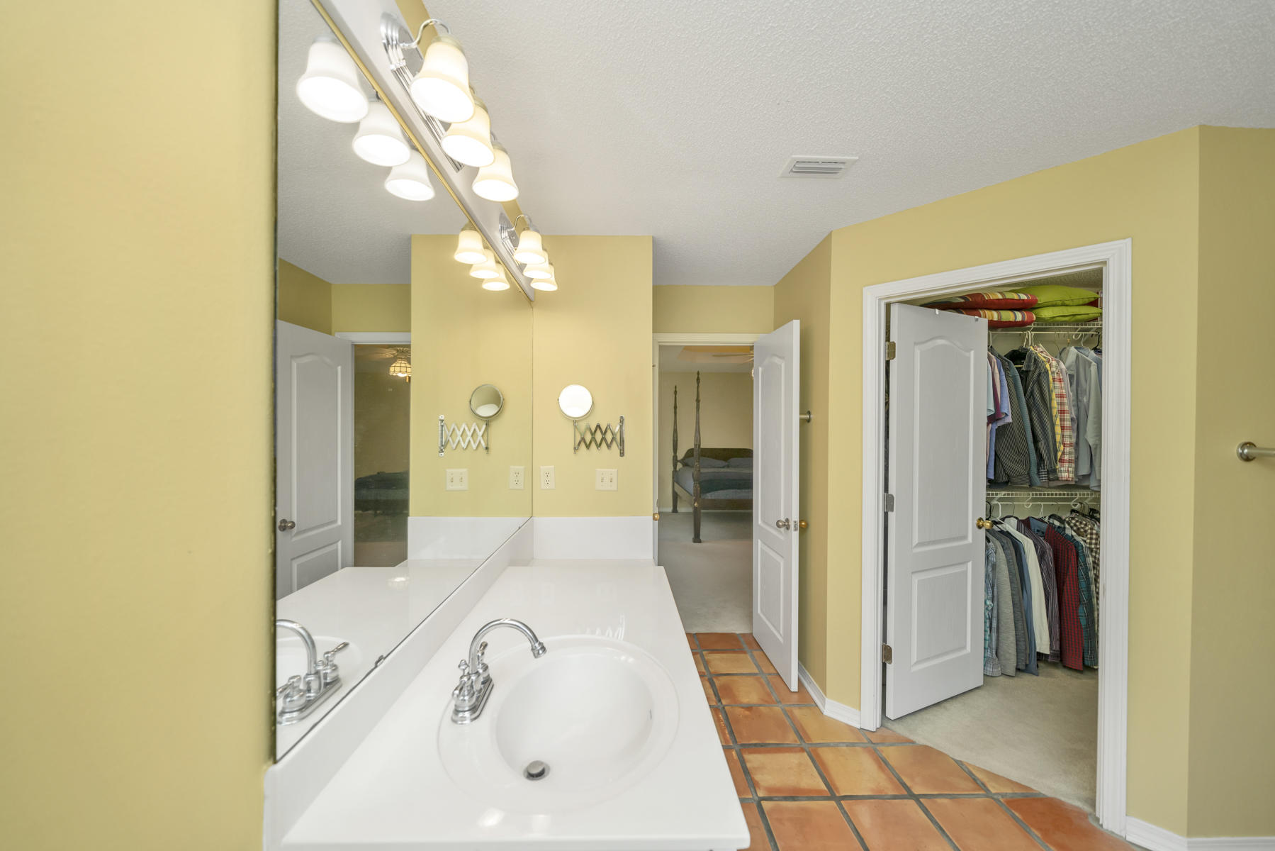 INDIAN WOODS - Residential