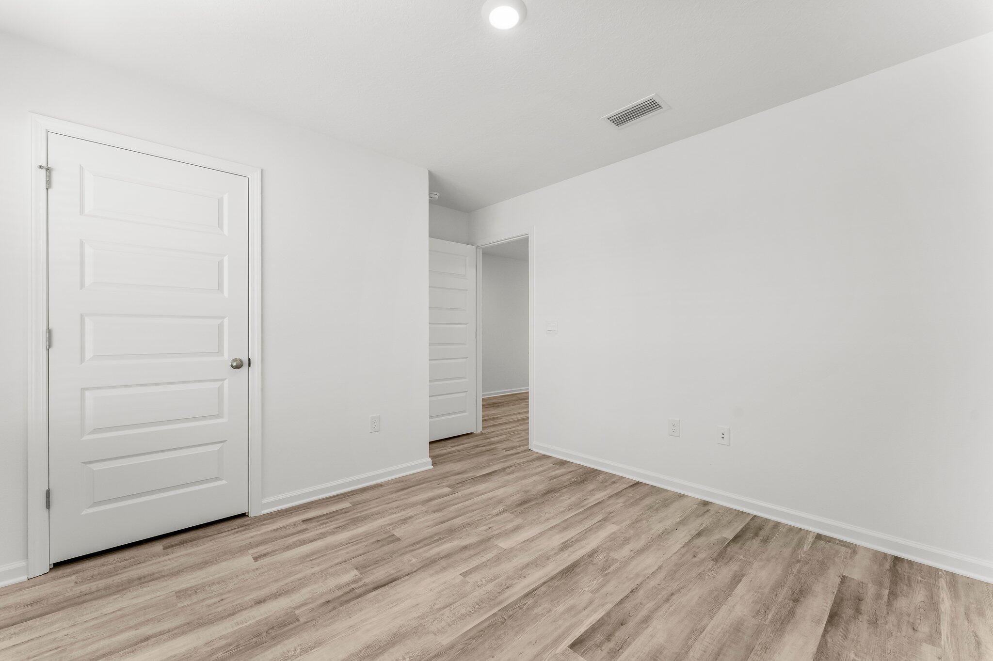 RIVERWALK PH I - Residential Lease