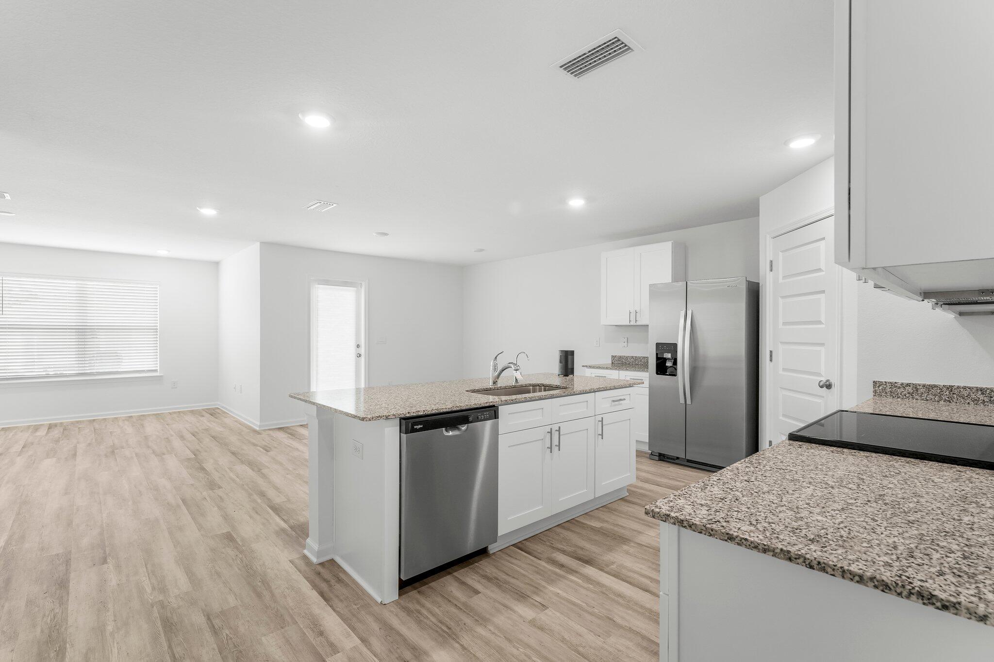 RIVERWALK PH I - Residential Lease