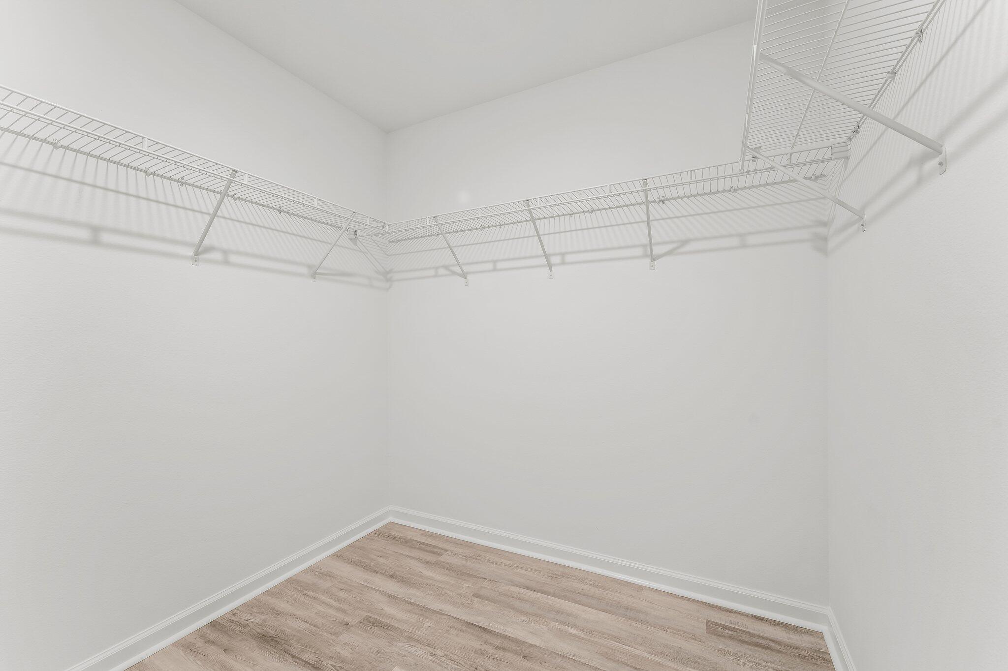 RIVERWALK PH I - Residential Lease