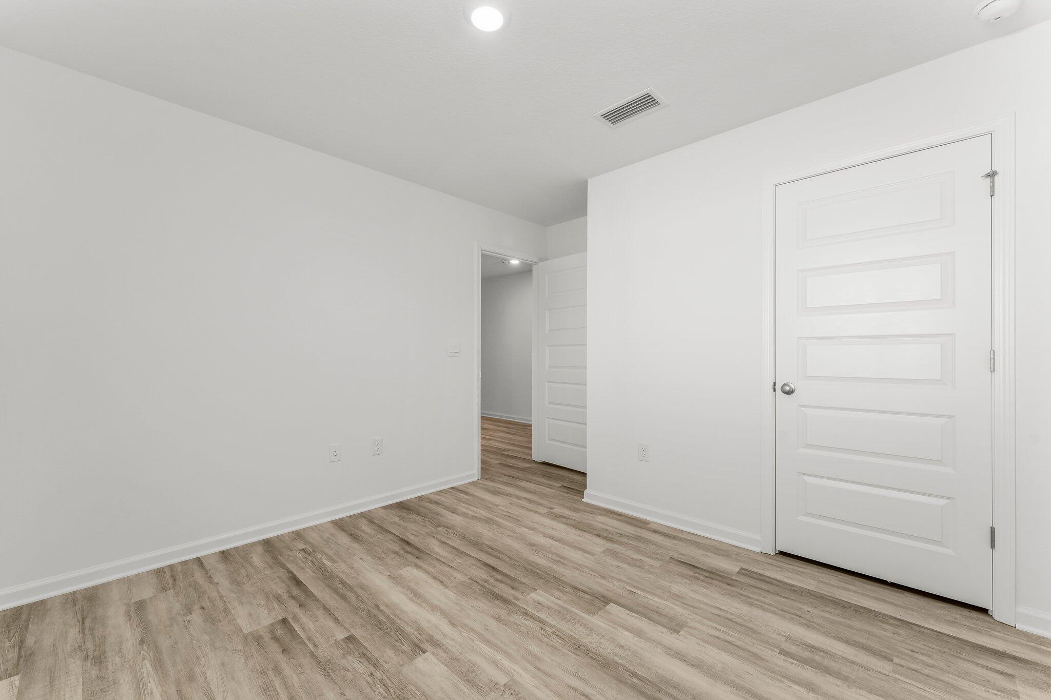 RIVERWALK PH I - Residential Lease