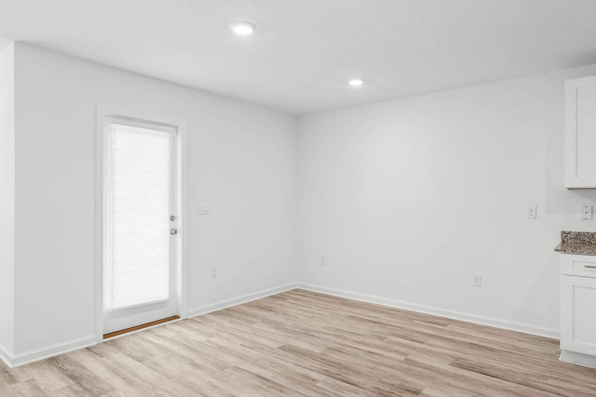 RIVERWALK PH I - Residential Lease