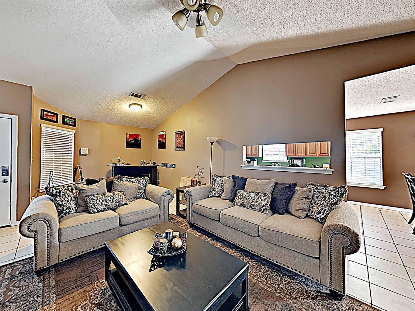 EMERALD ESTATES - Residential