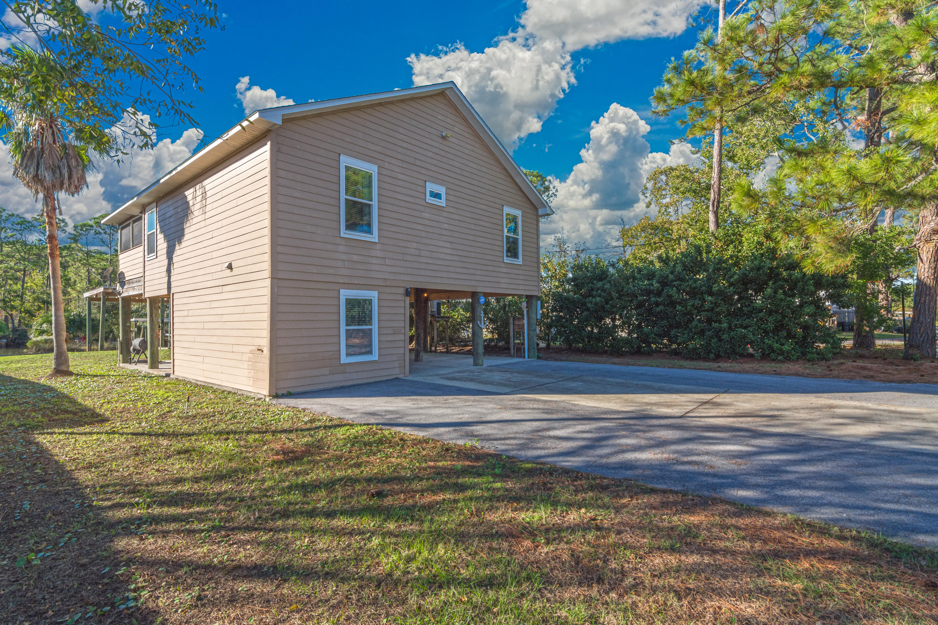 HIDDEN HARBOR ESTATES - Residential