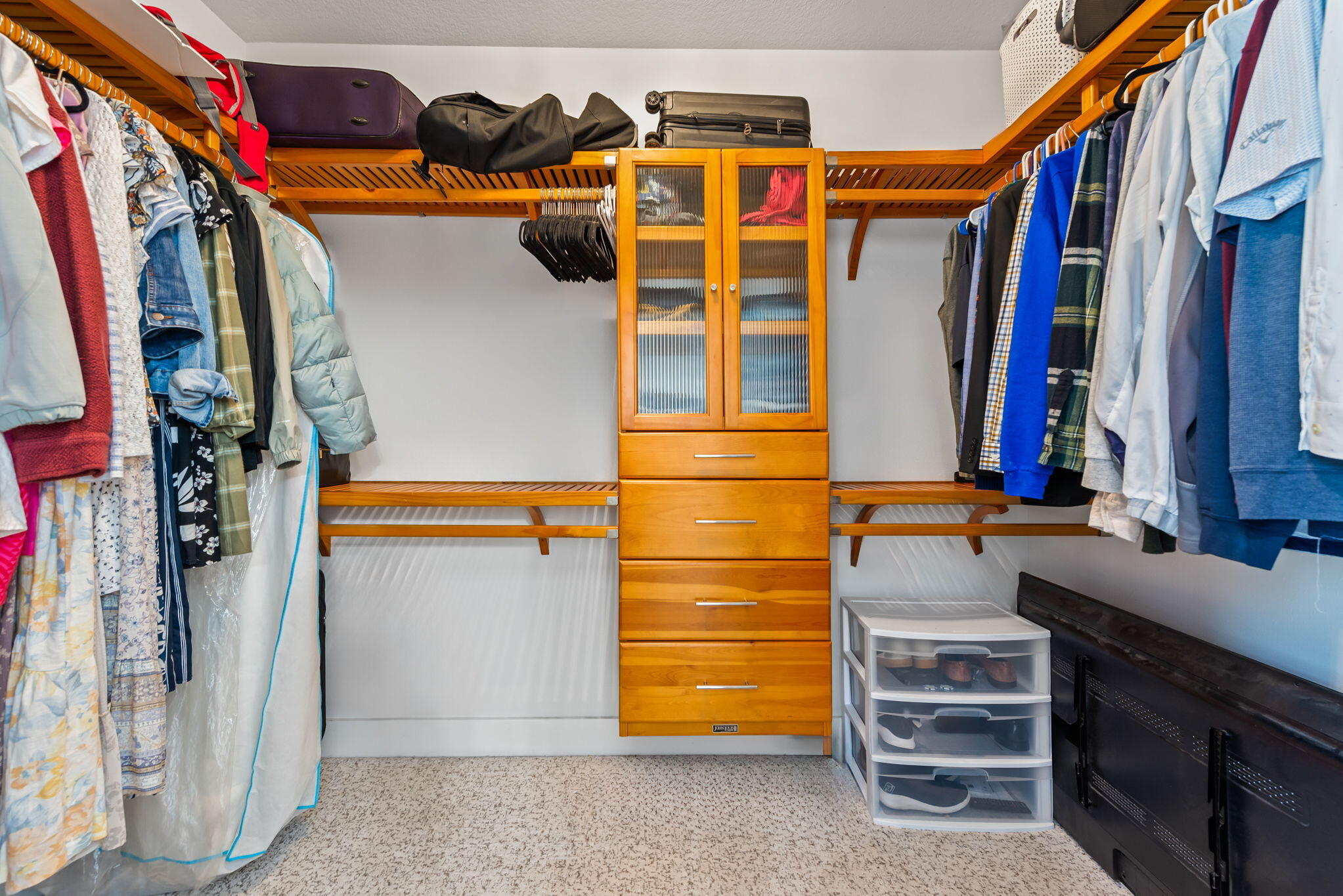 WOODLAND SHORES - Residential