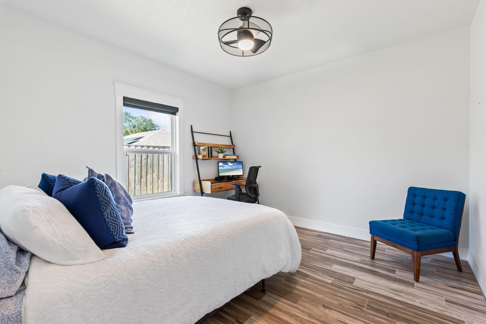 WOODLAND SHORES - Residential