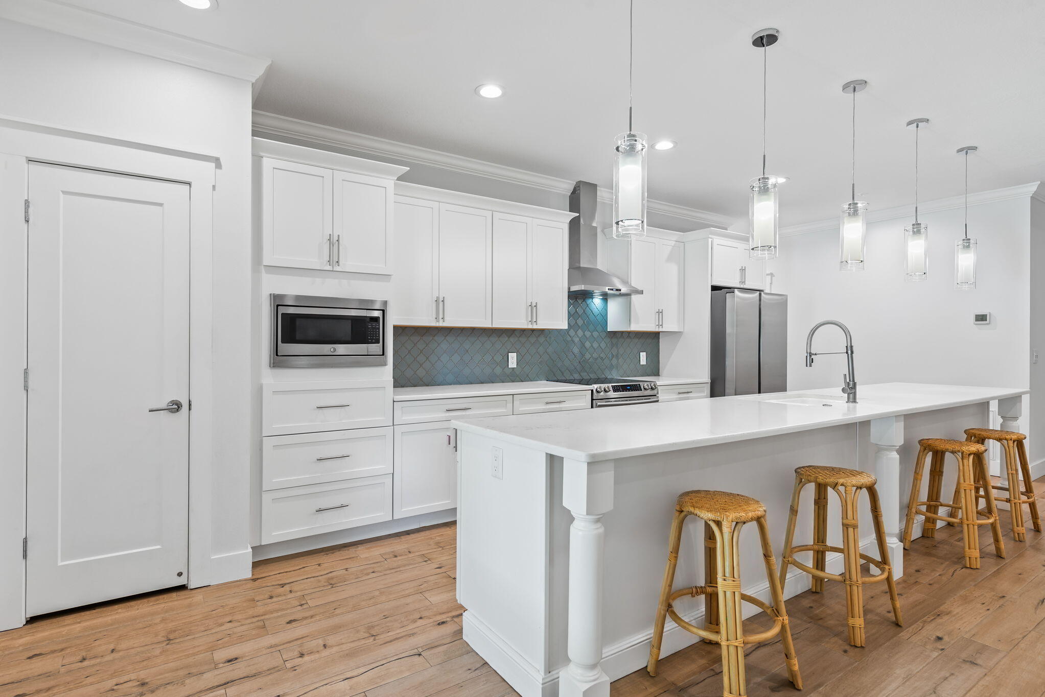 WOODLAND SHORES - Residential