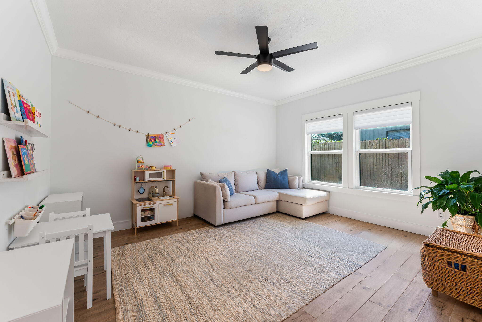 WOODLAND SHORES - Residential