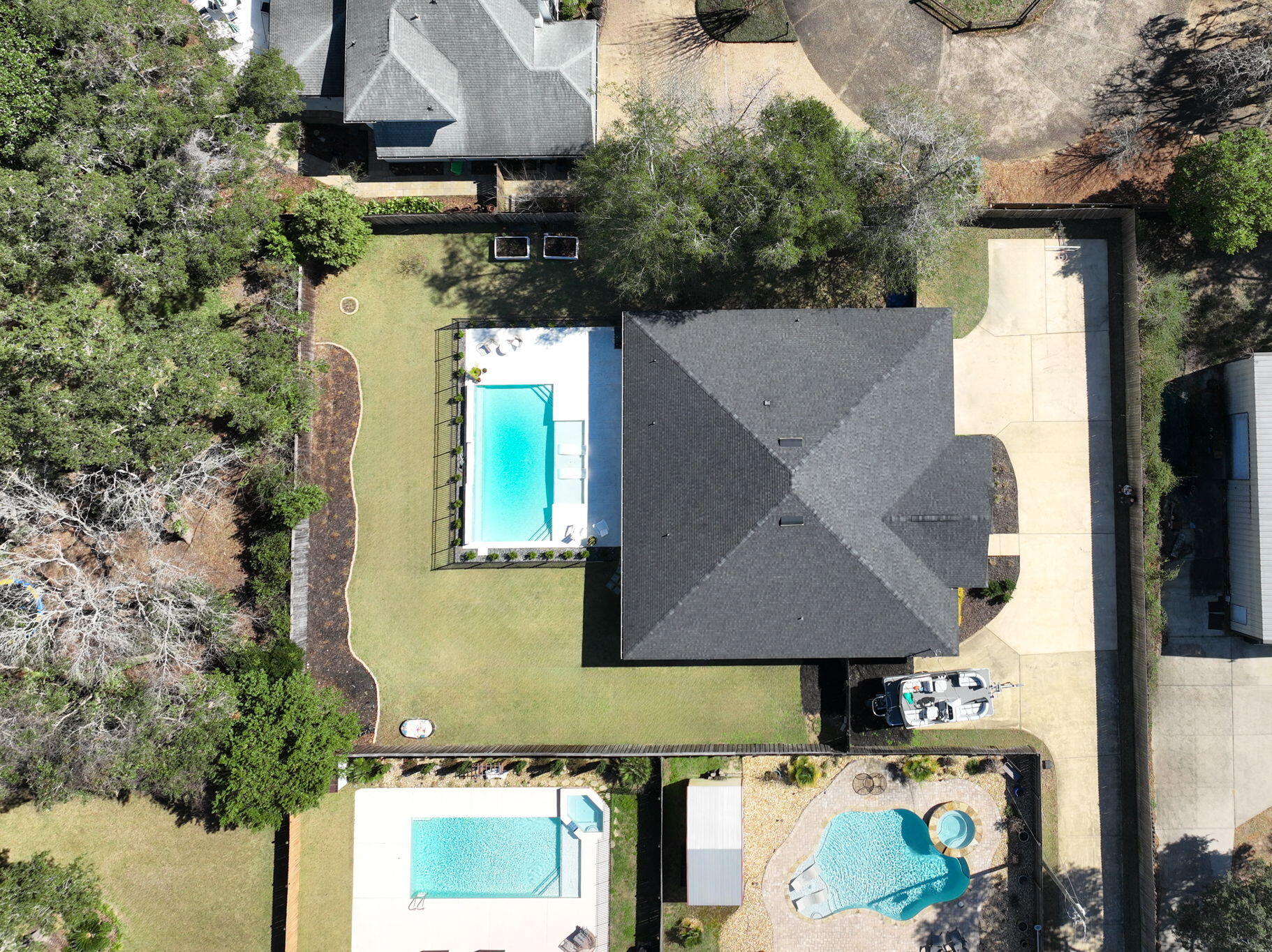 WOODLAND SHORES - Residential