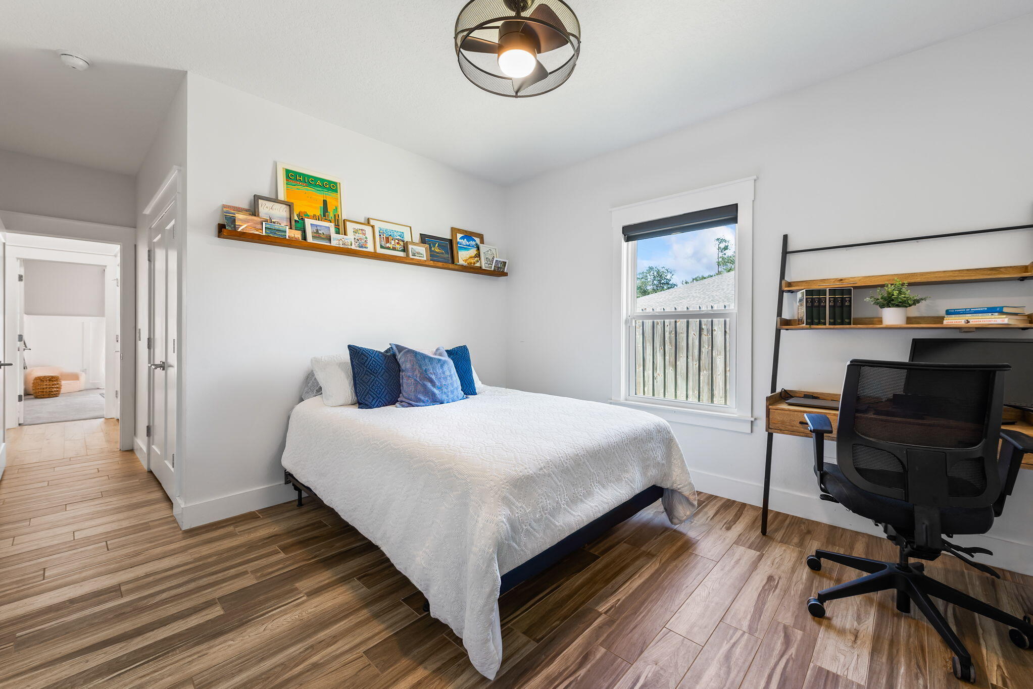 WOODLAND SHORES - Residential