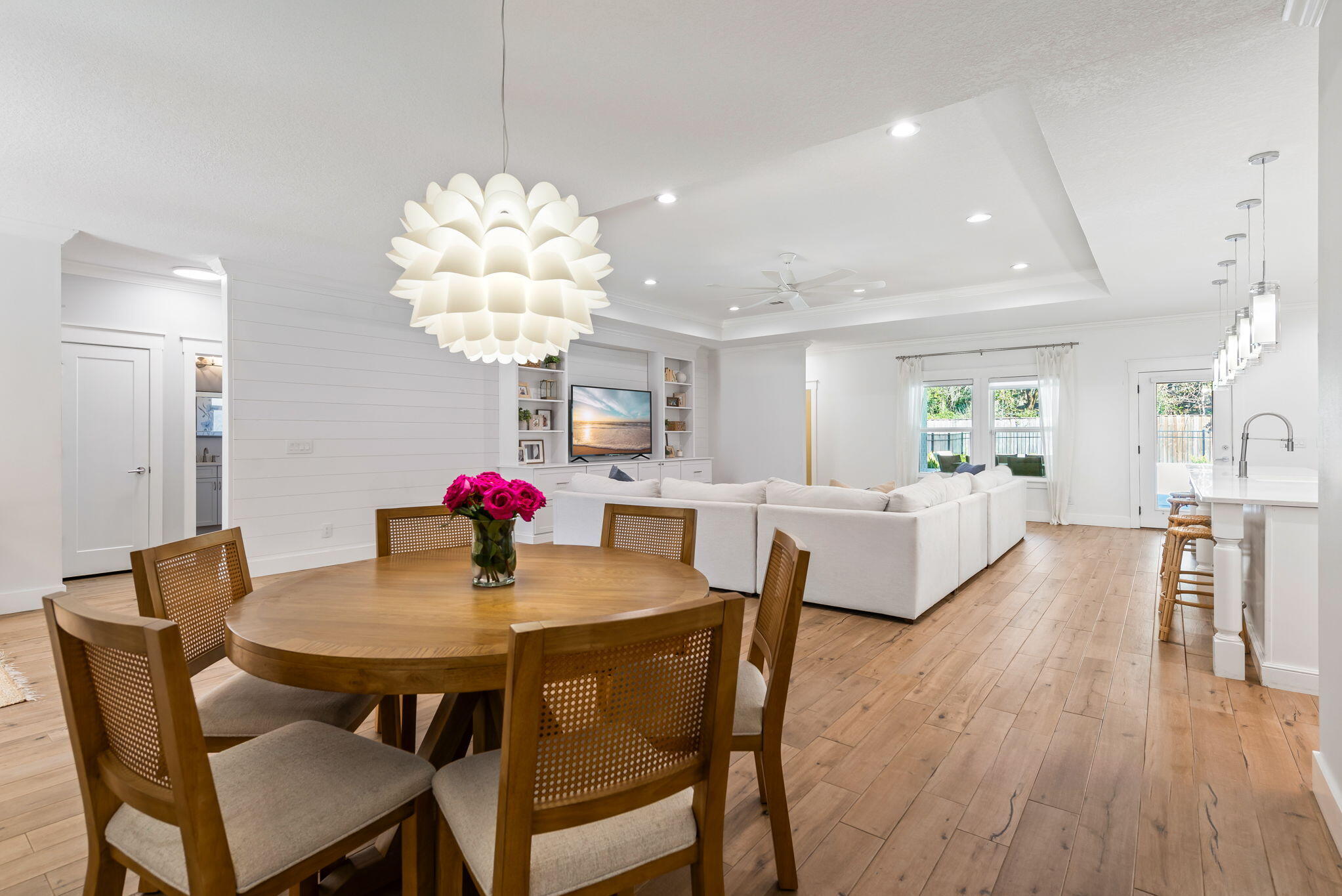 WOODLAND SHORES - Residential