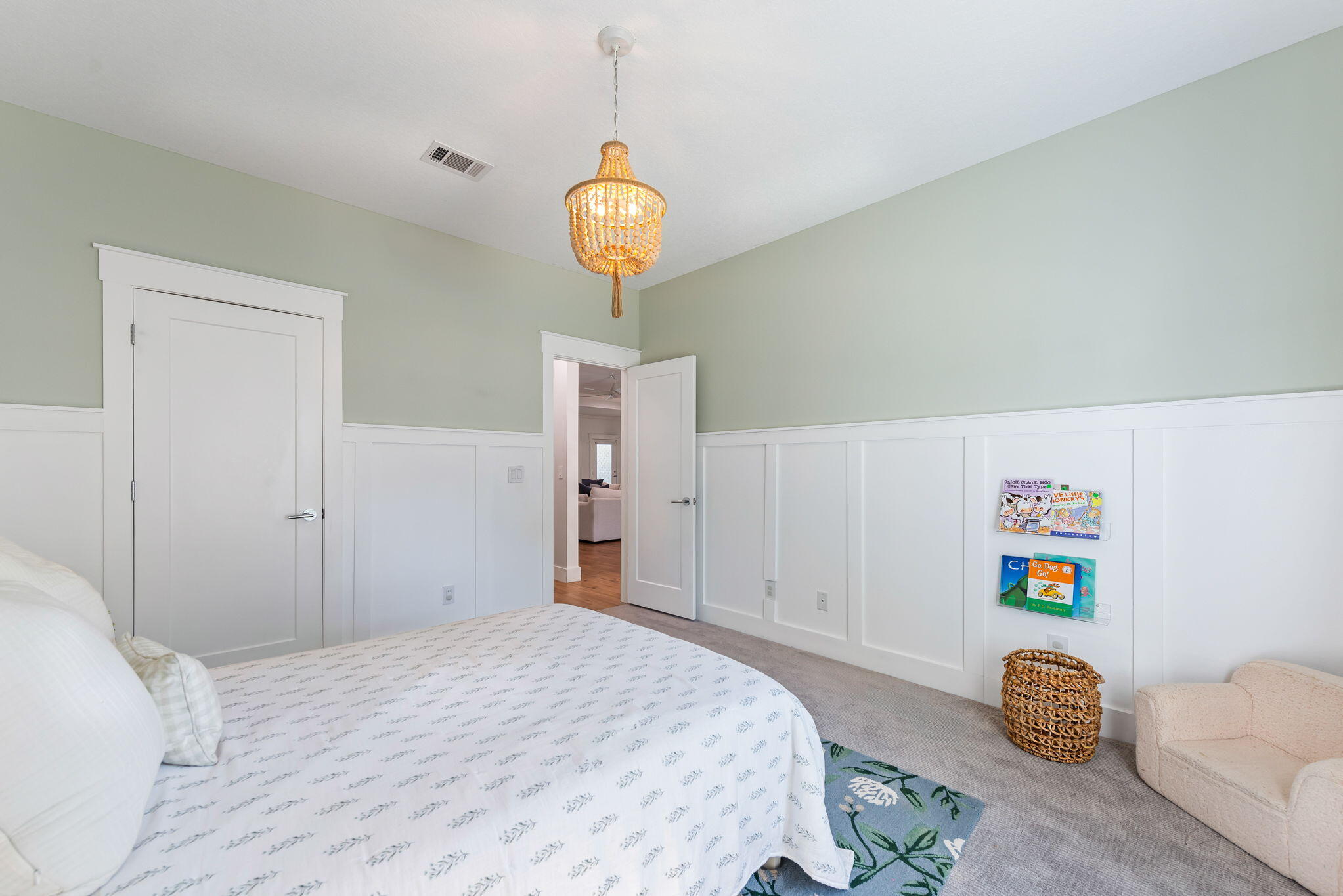 WOODLAND SHORES - Residential