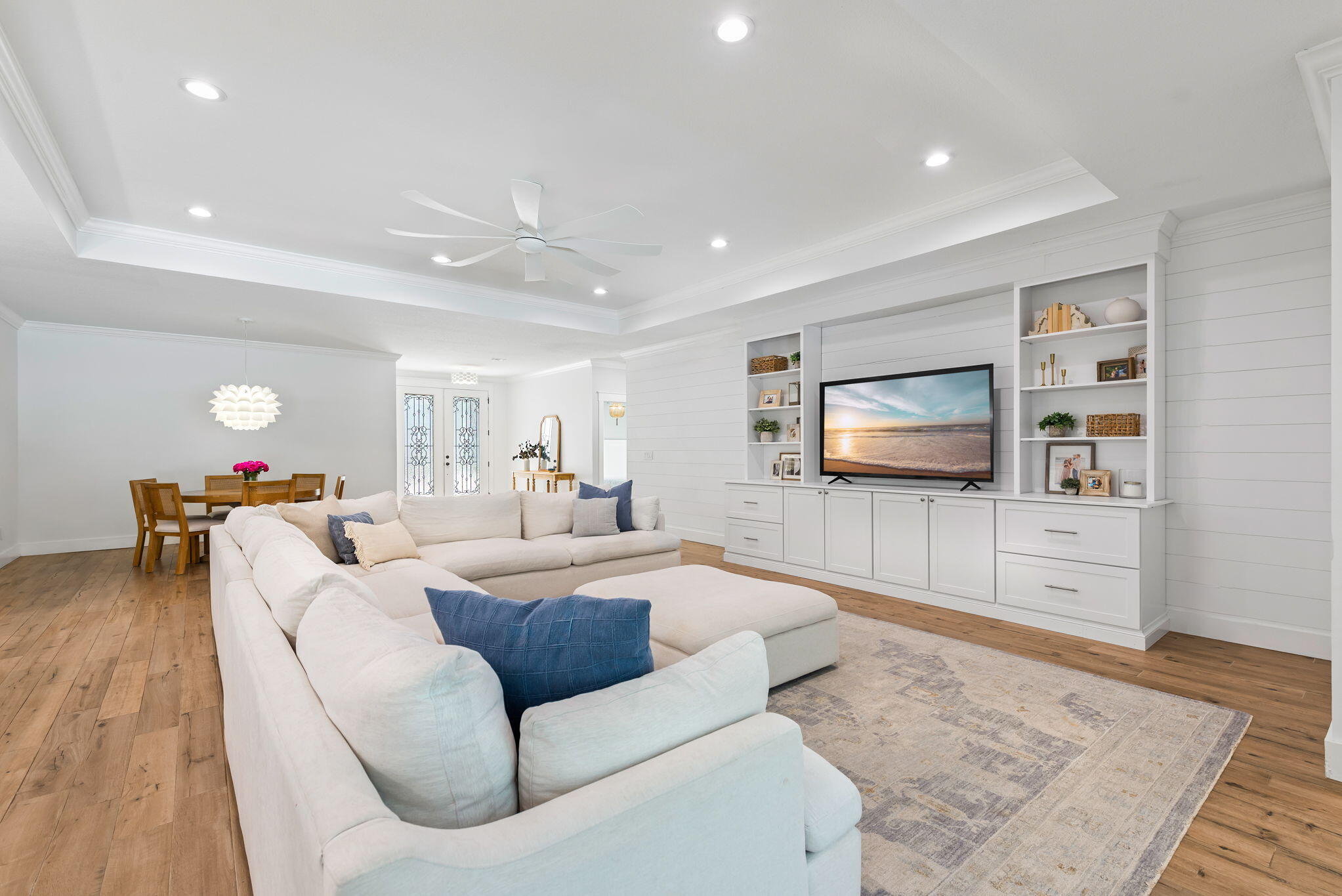 WOODLAND SHORES - Residential