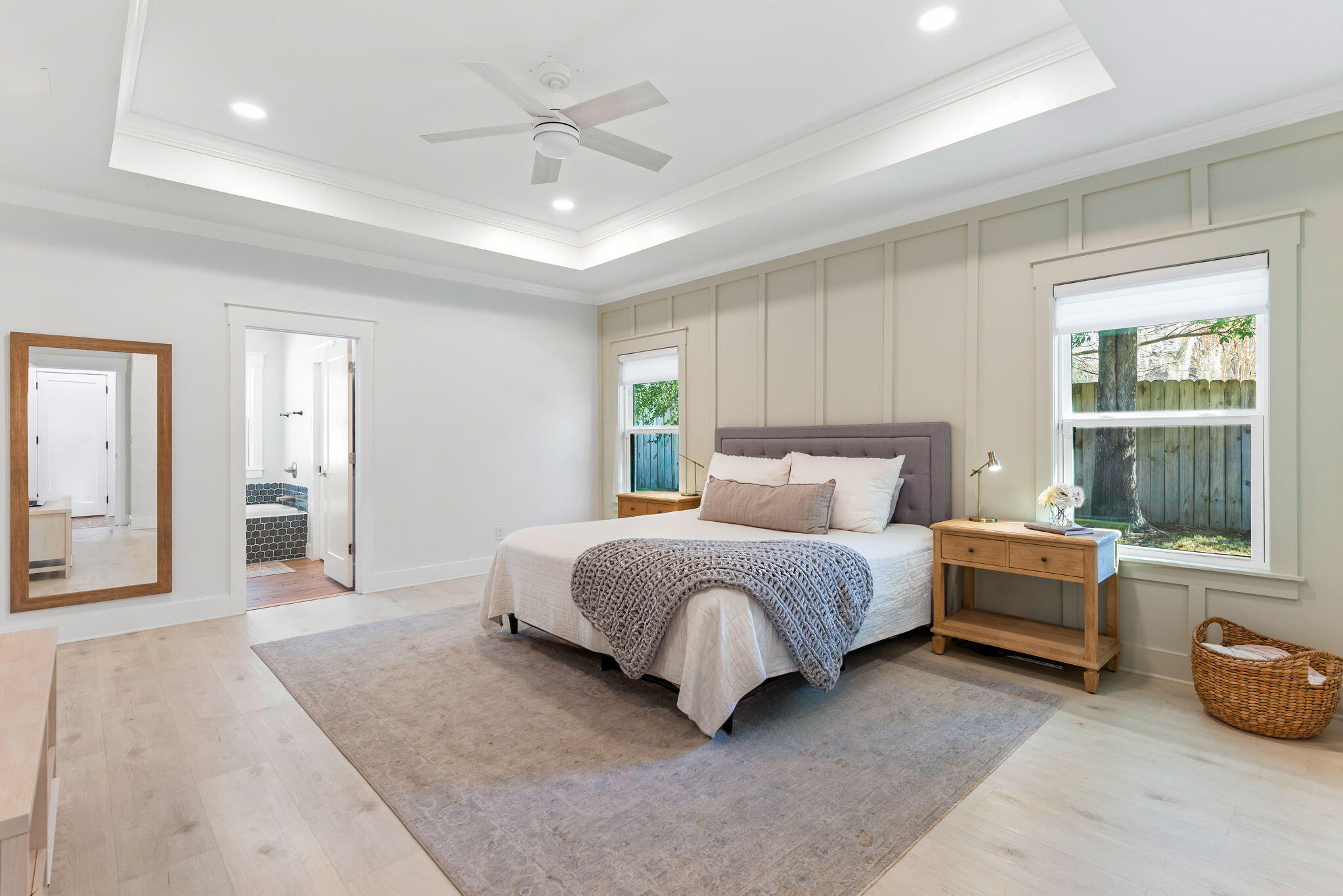 WOODLAND SHORES - Residential