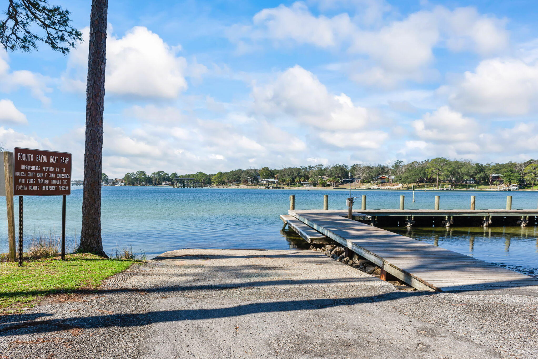 WOODLAND SHORES - Residential