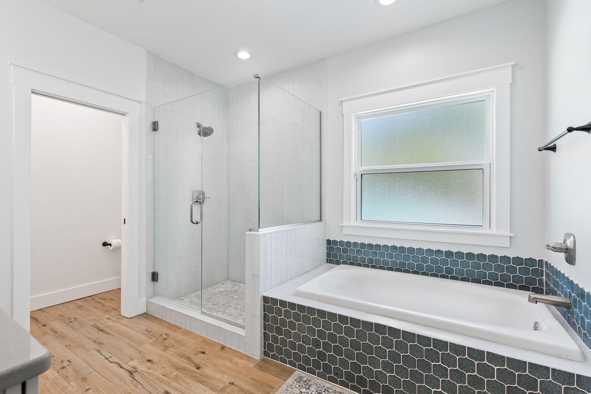 WOODLAND SHORES - Residential