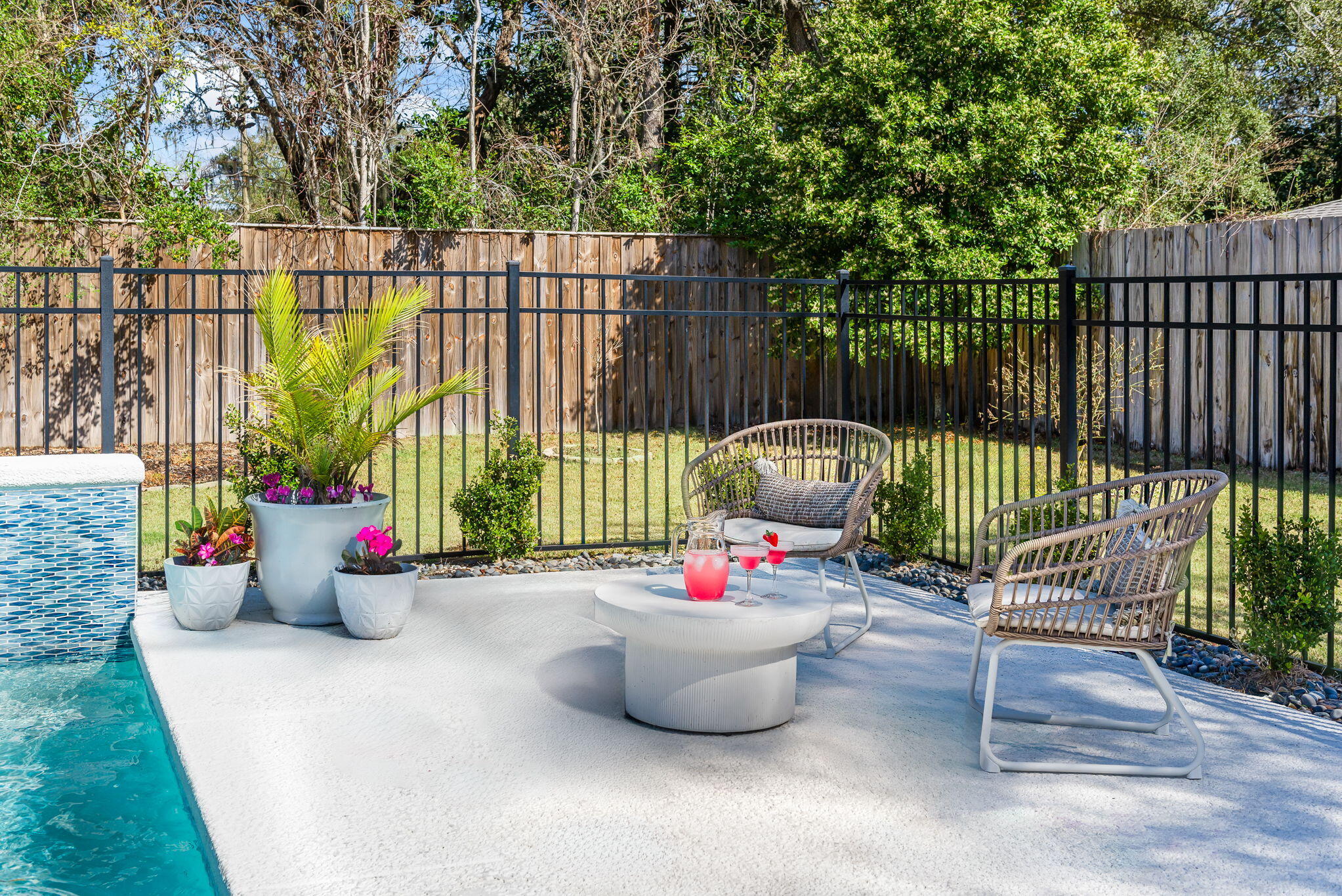 WOODLAND SHORES - Residential