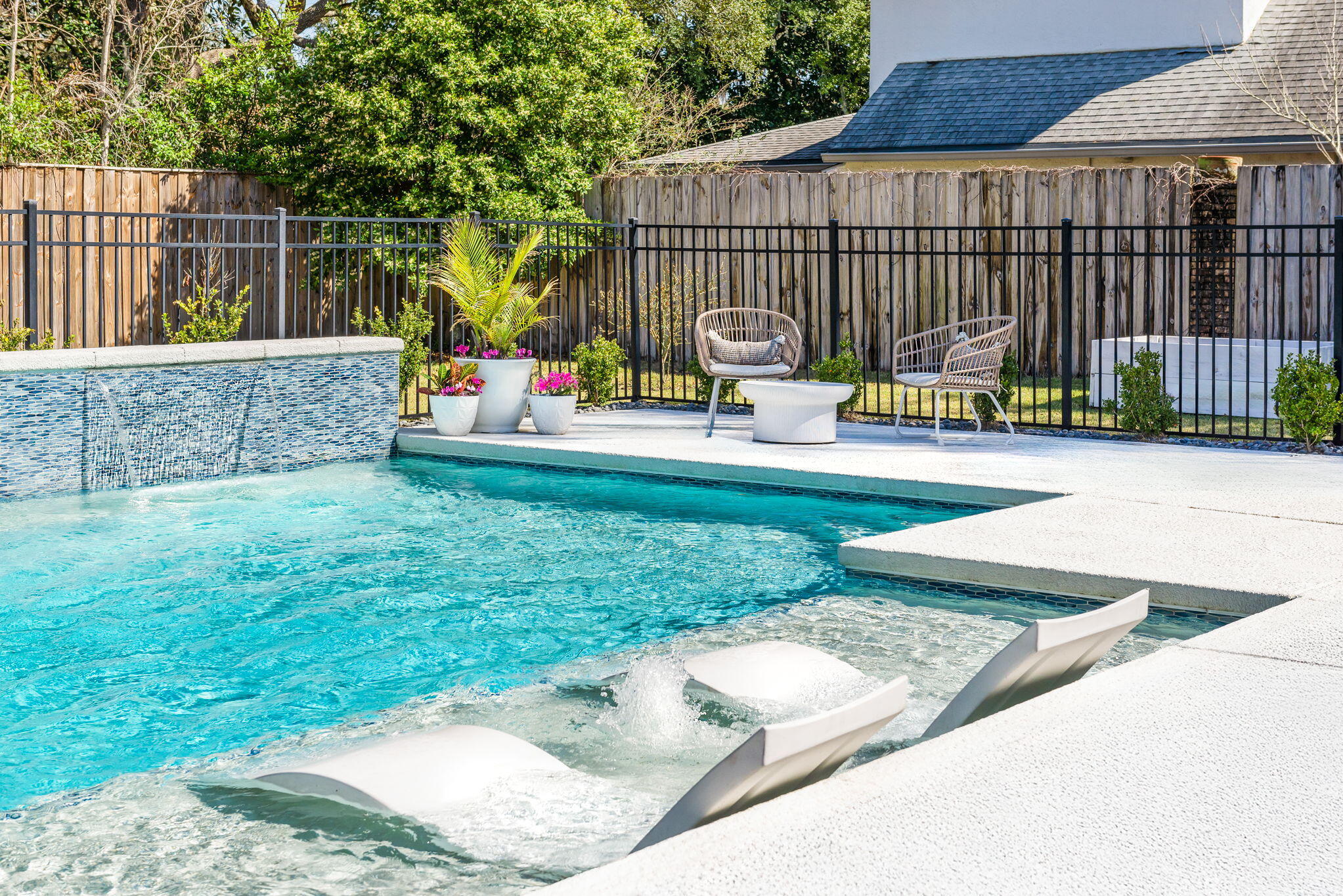 WOODLAND SHORES - Residential