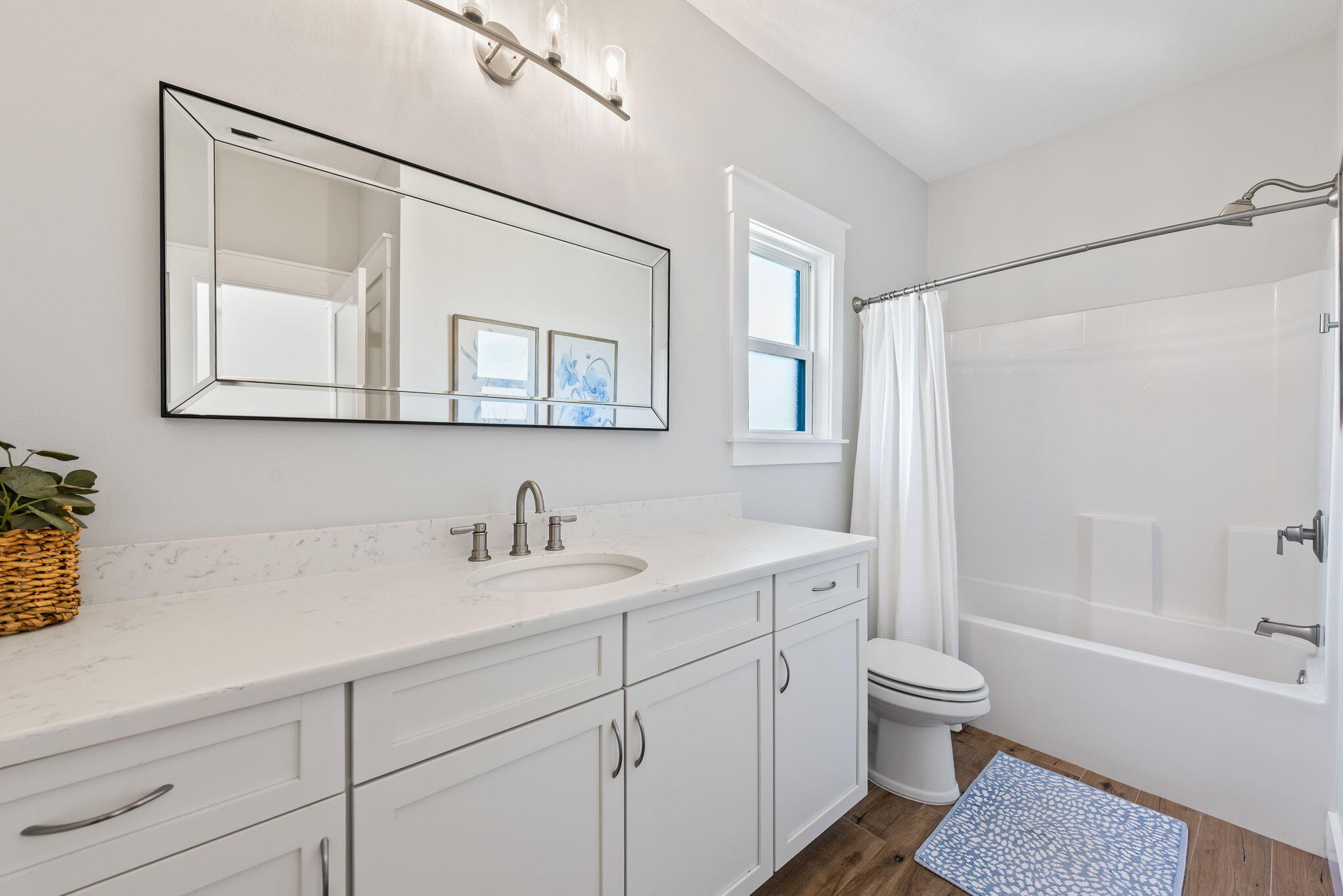 WOODLAND SHORES - Residential