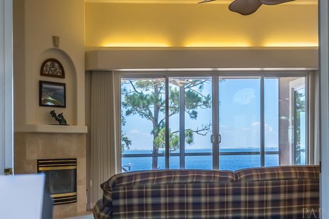 LIGHTHOUSE POINTE - Residential