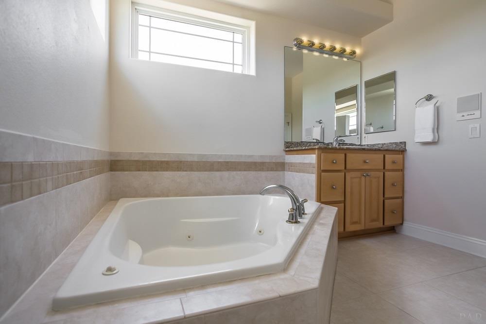 LIGHTHOUSE POINTE - Residential