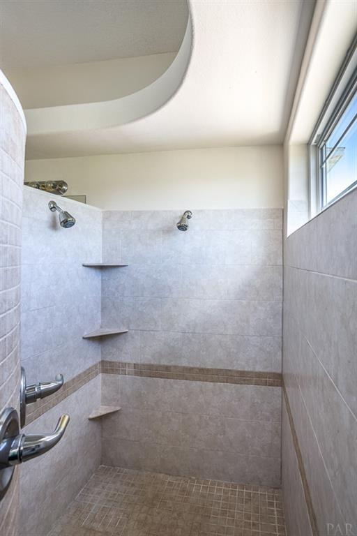 LIGHTHOUSE POINTE - Residential