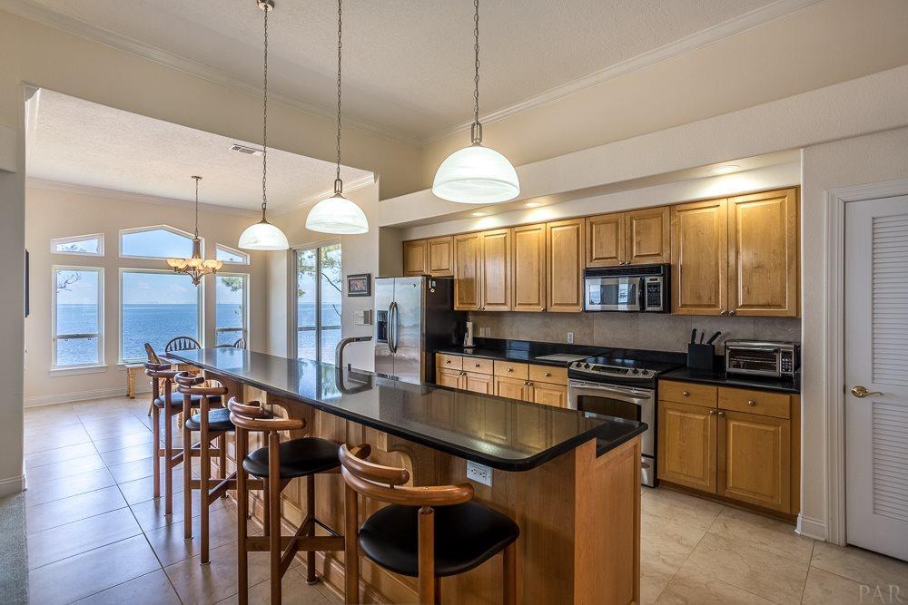 LIGHTHOUSE POINTE - Residential