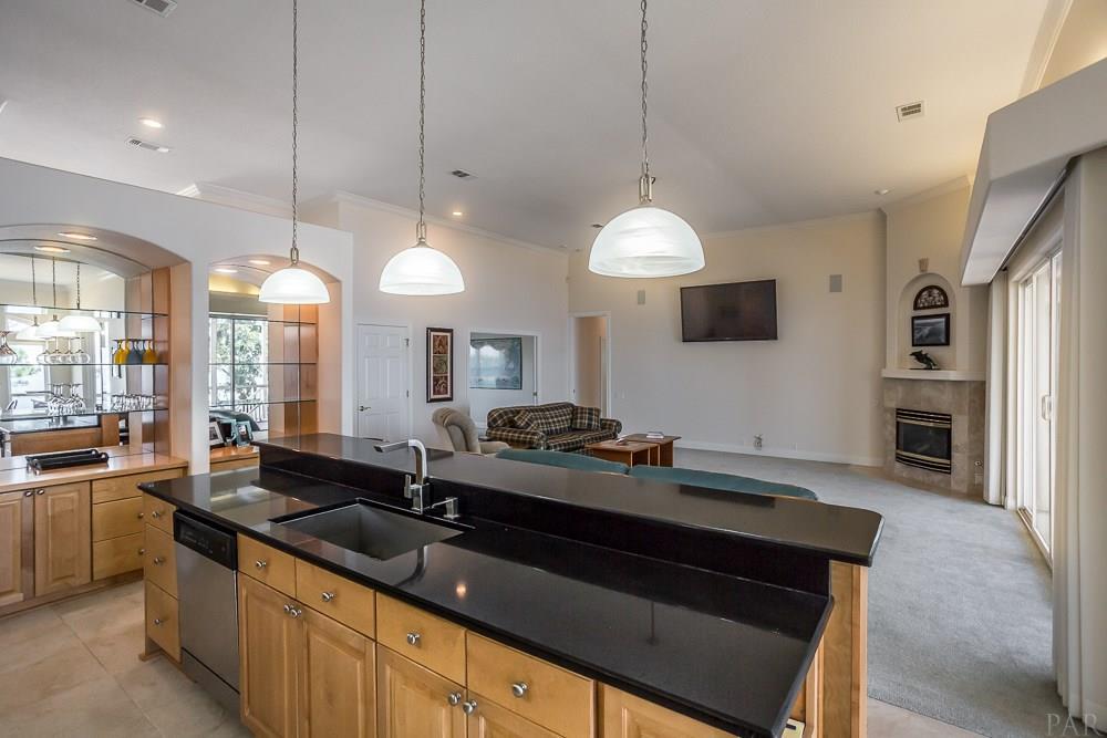 LIGHTHOUSE POINTE - Residential