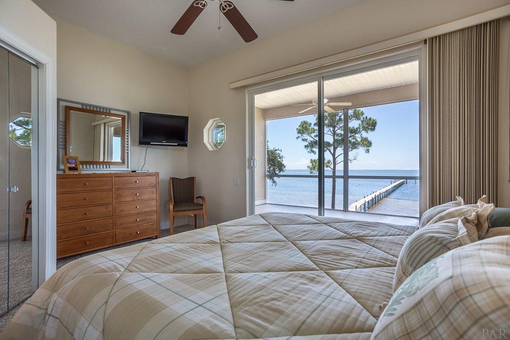 LIGHTHOUSE POINTE - Residential