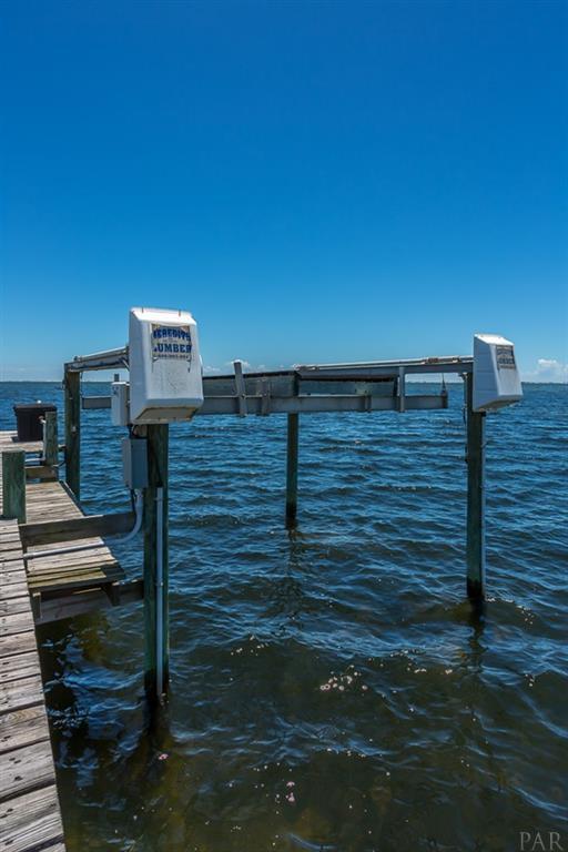 LIGHTHOUSE POINTE - Residential