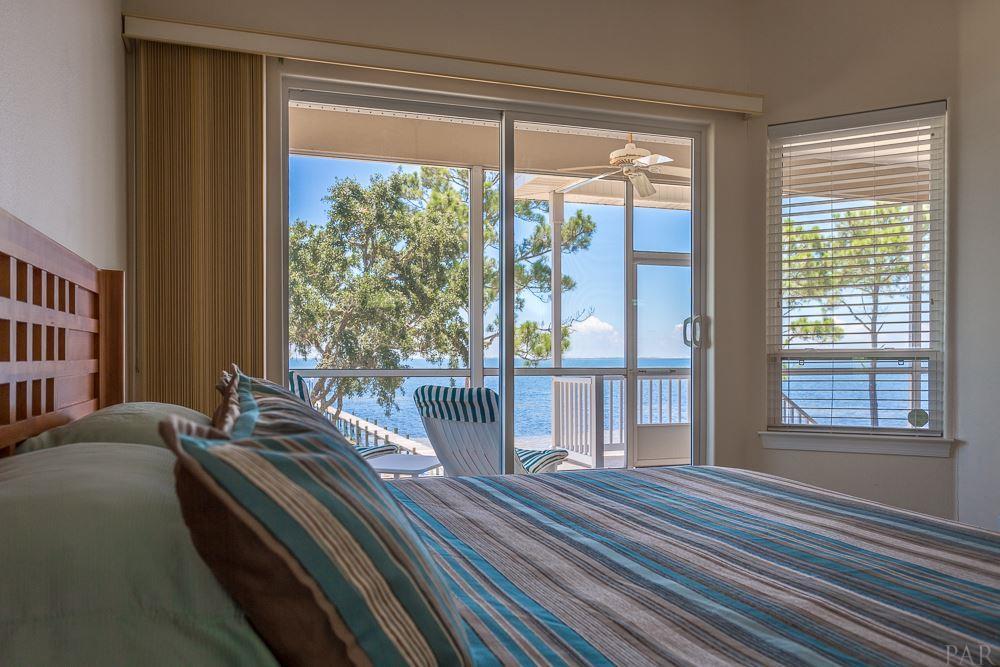 LIGHTHOUSE POINTE - Residential