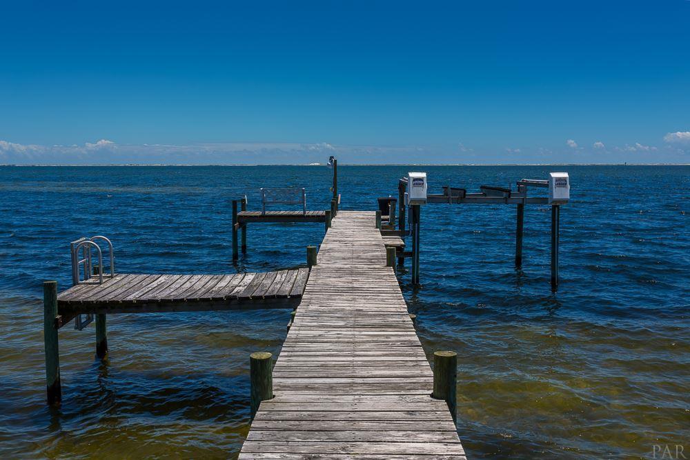 LIGHTHOUSE POINTE - Residential