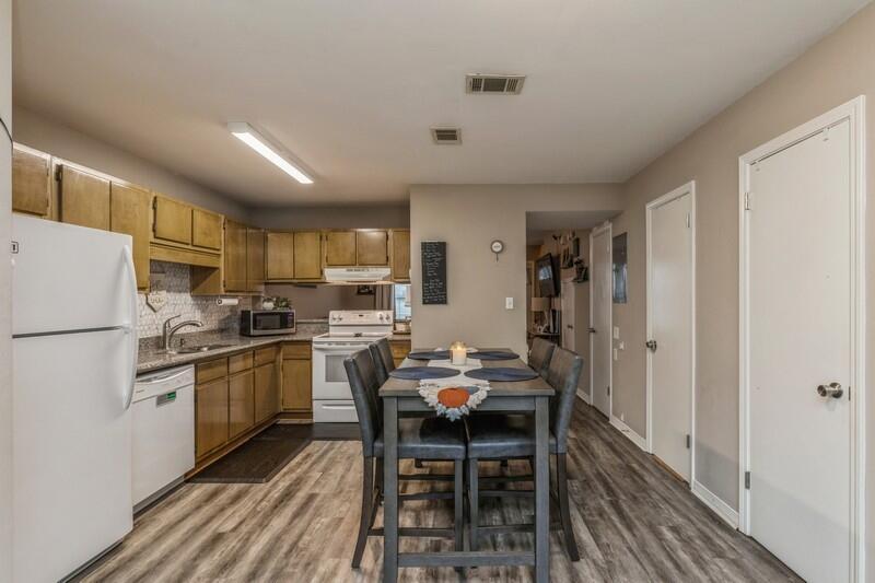 ROBSTON T/H - Residential