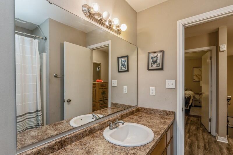 ROBSTON T/H - Residential