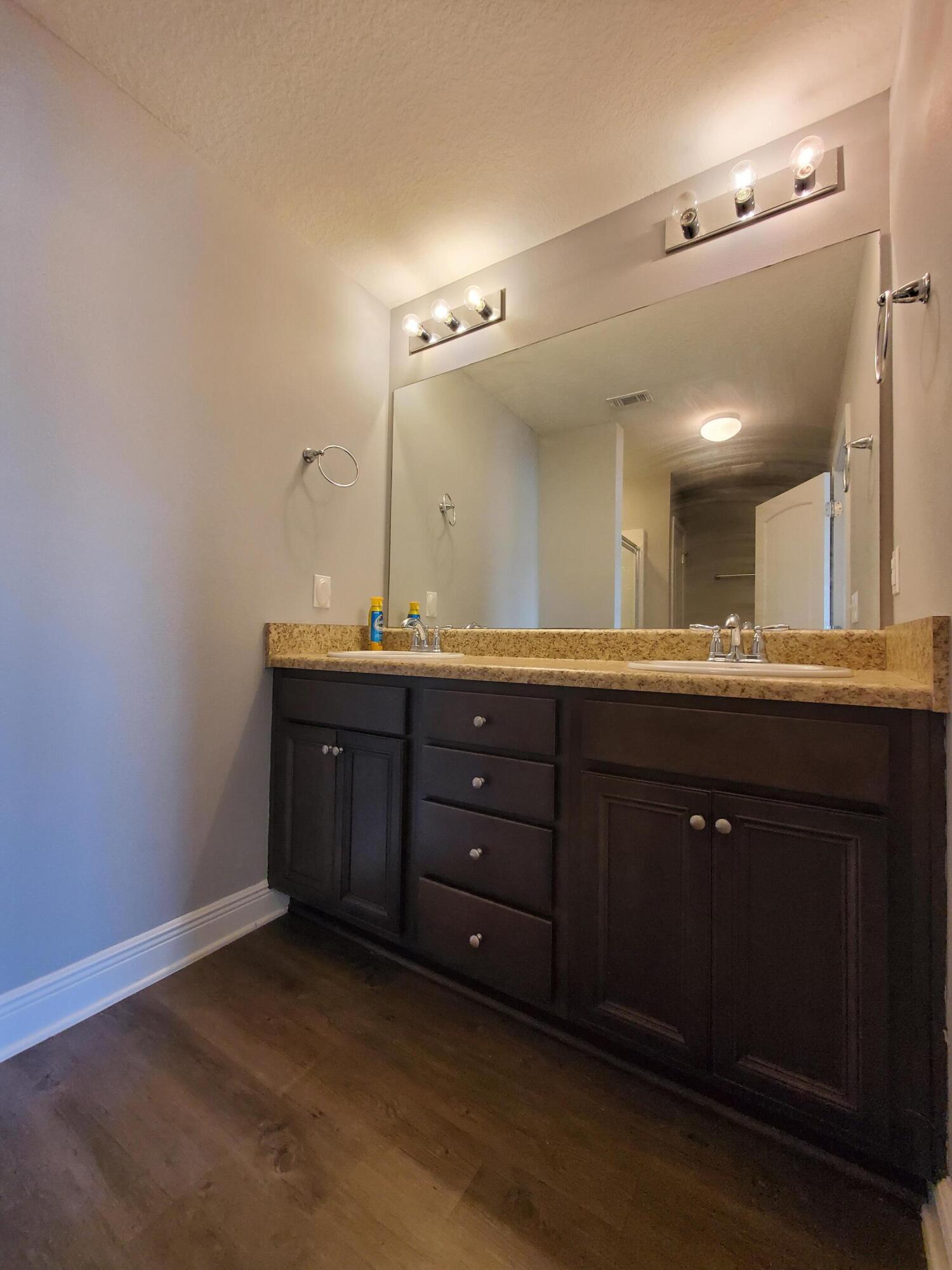 IRON HORSE T/H PH I LOT 4 BLK A - Residential Lease