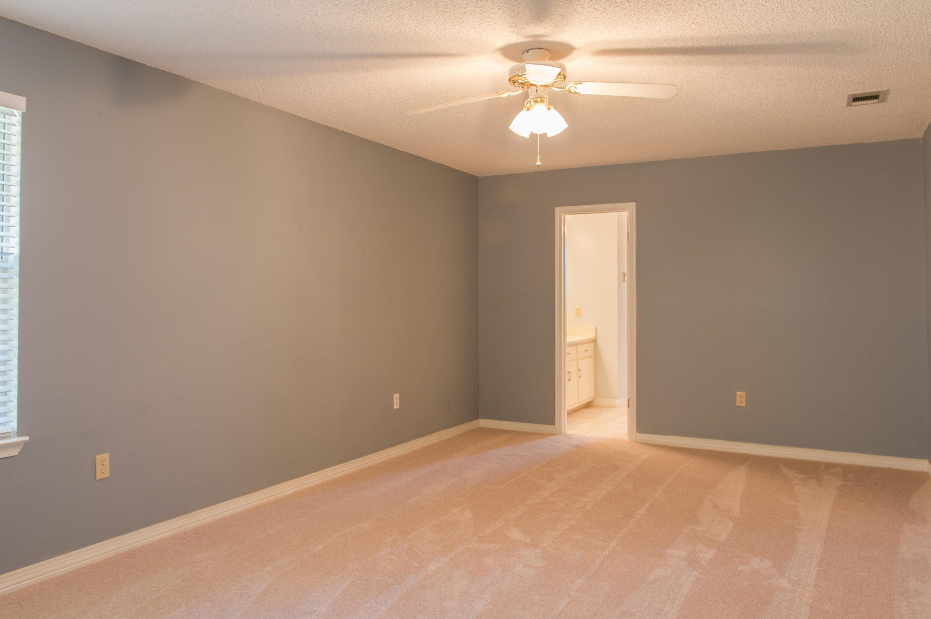 COUNTRYVIEW EST 6TH - Residential