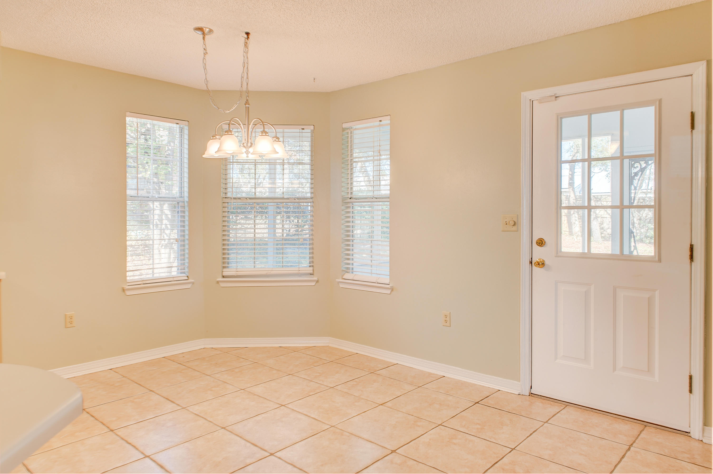 COUNTRYVIEW EST 6TH - Residential