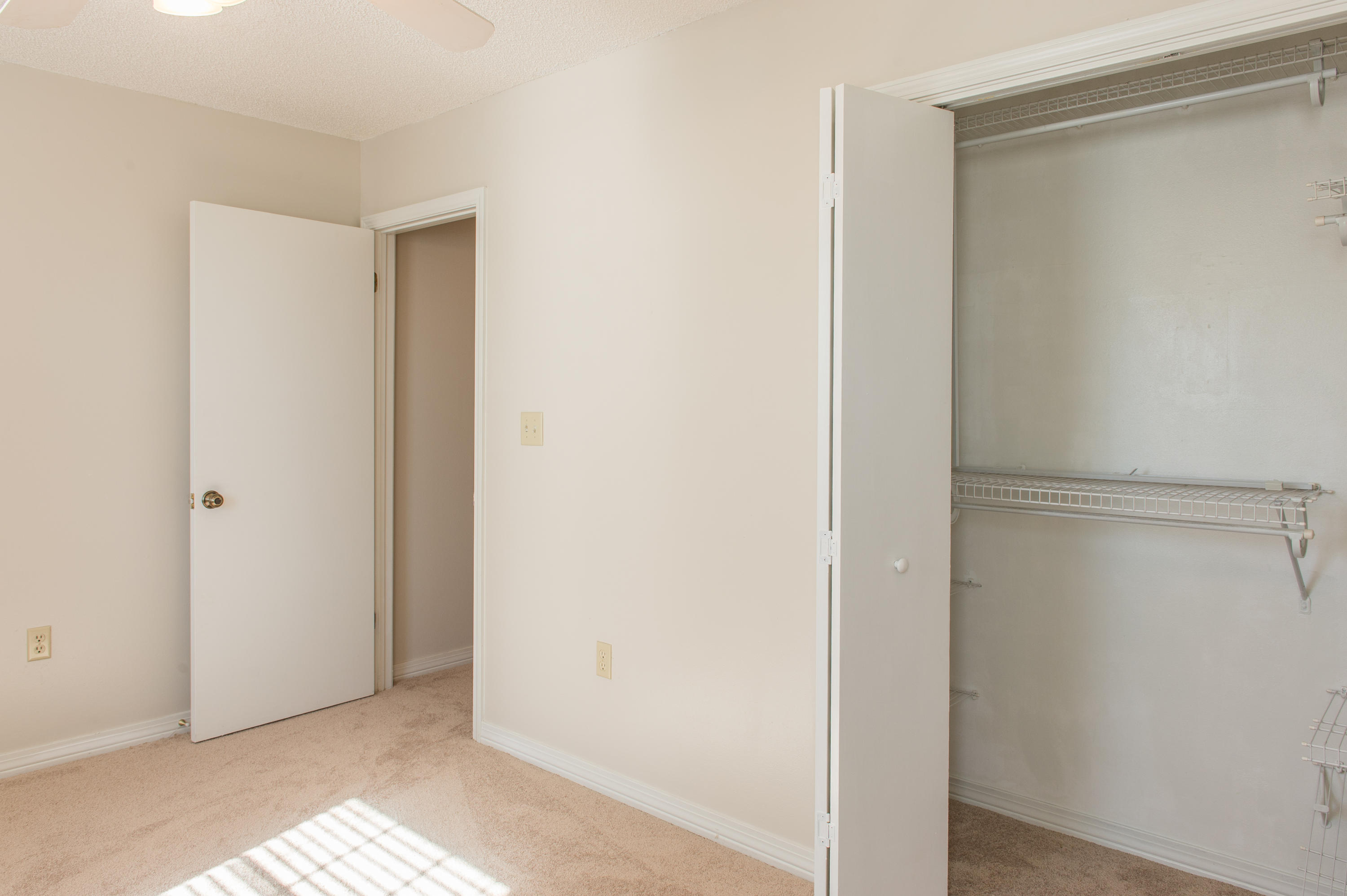 COUNTRYVIEW EST 6TH - Residential